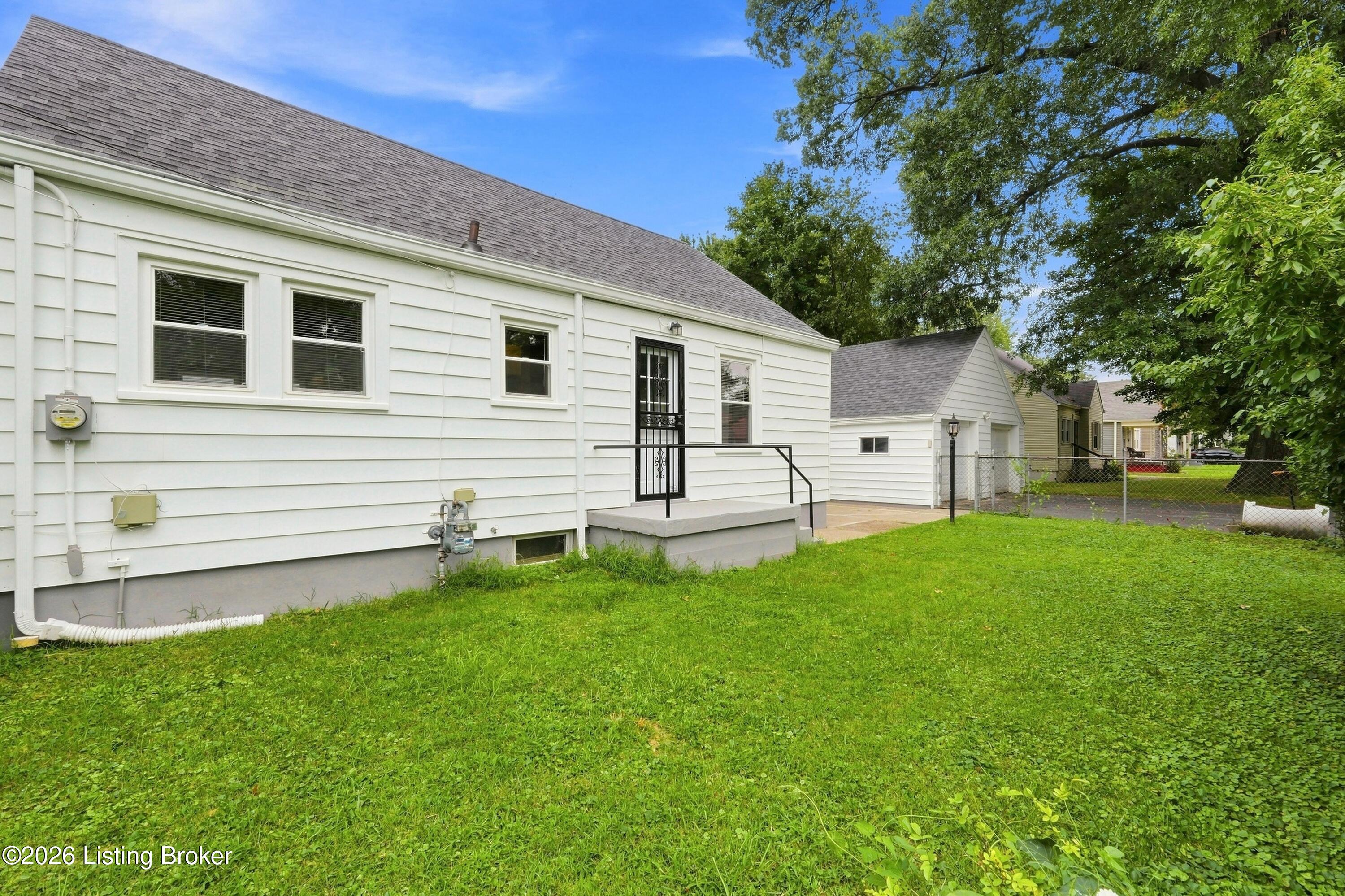 3327 Lester Ave Property Photo 37