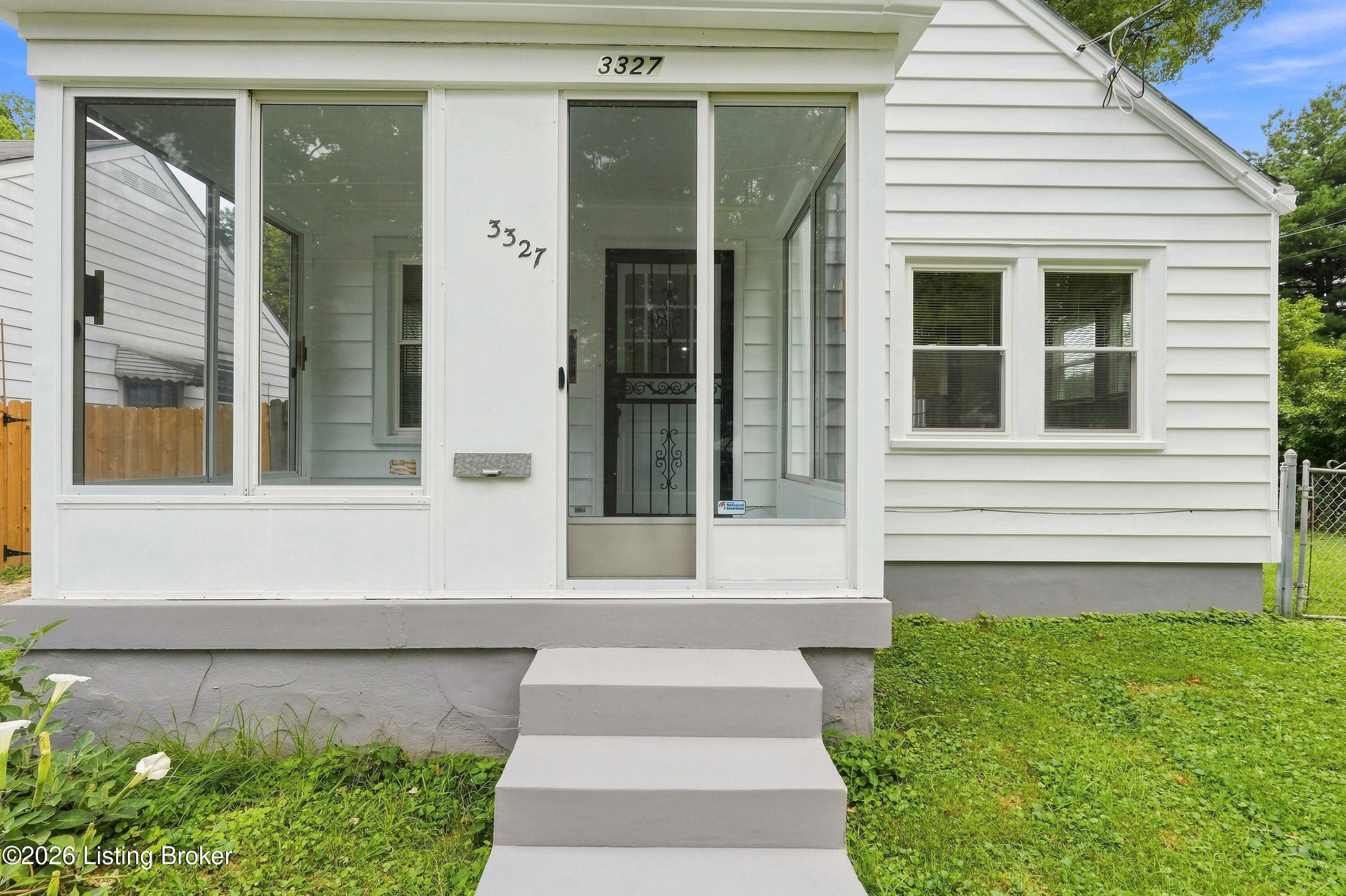 3327 Lester Ave Property Photo 44