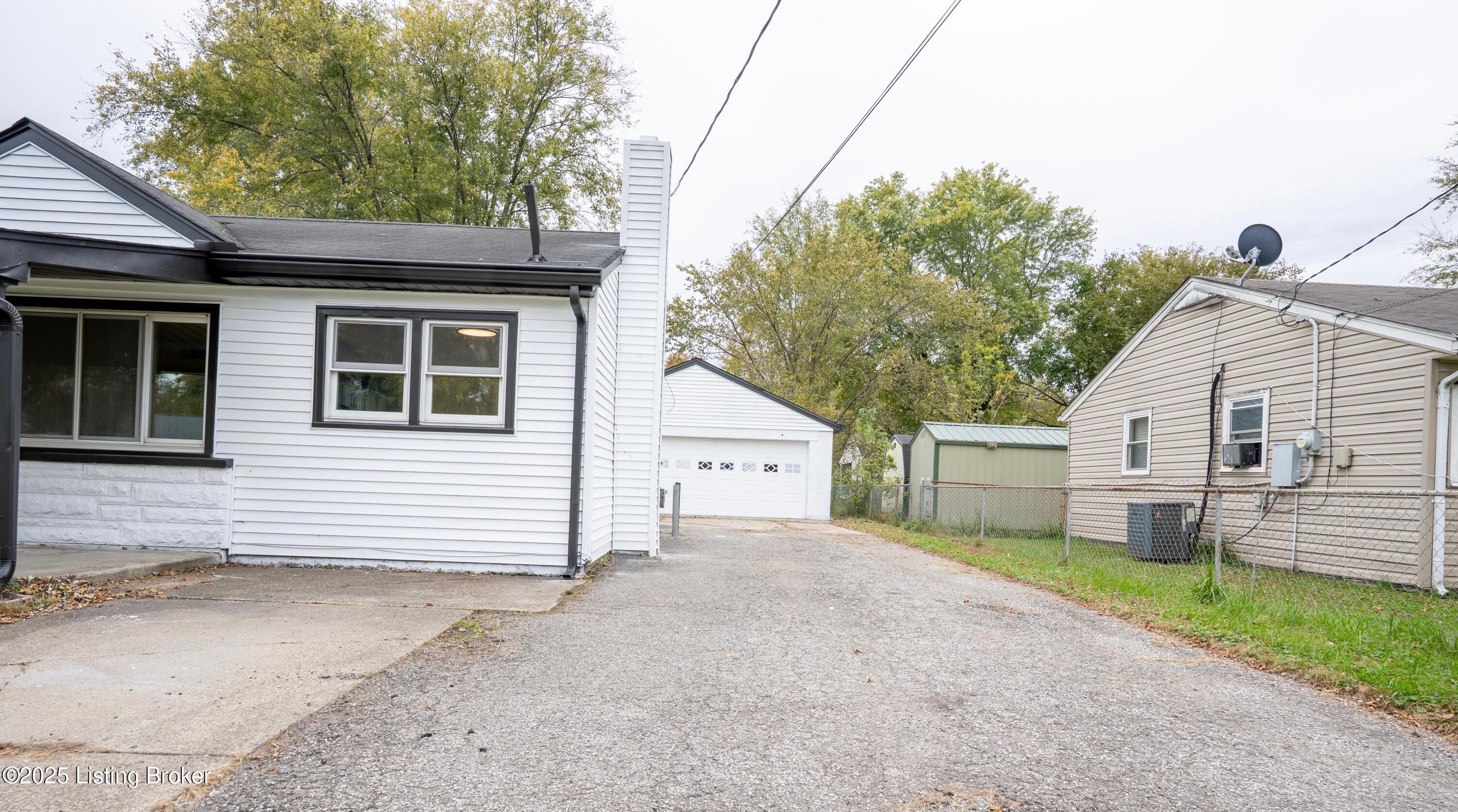 7112 Dunkirk Ln Property Photo 2