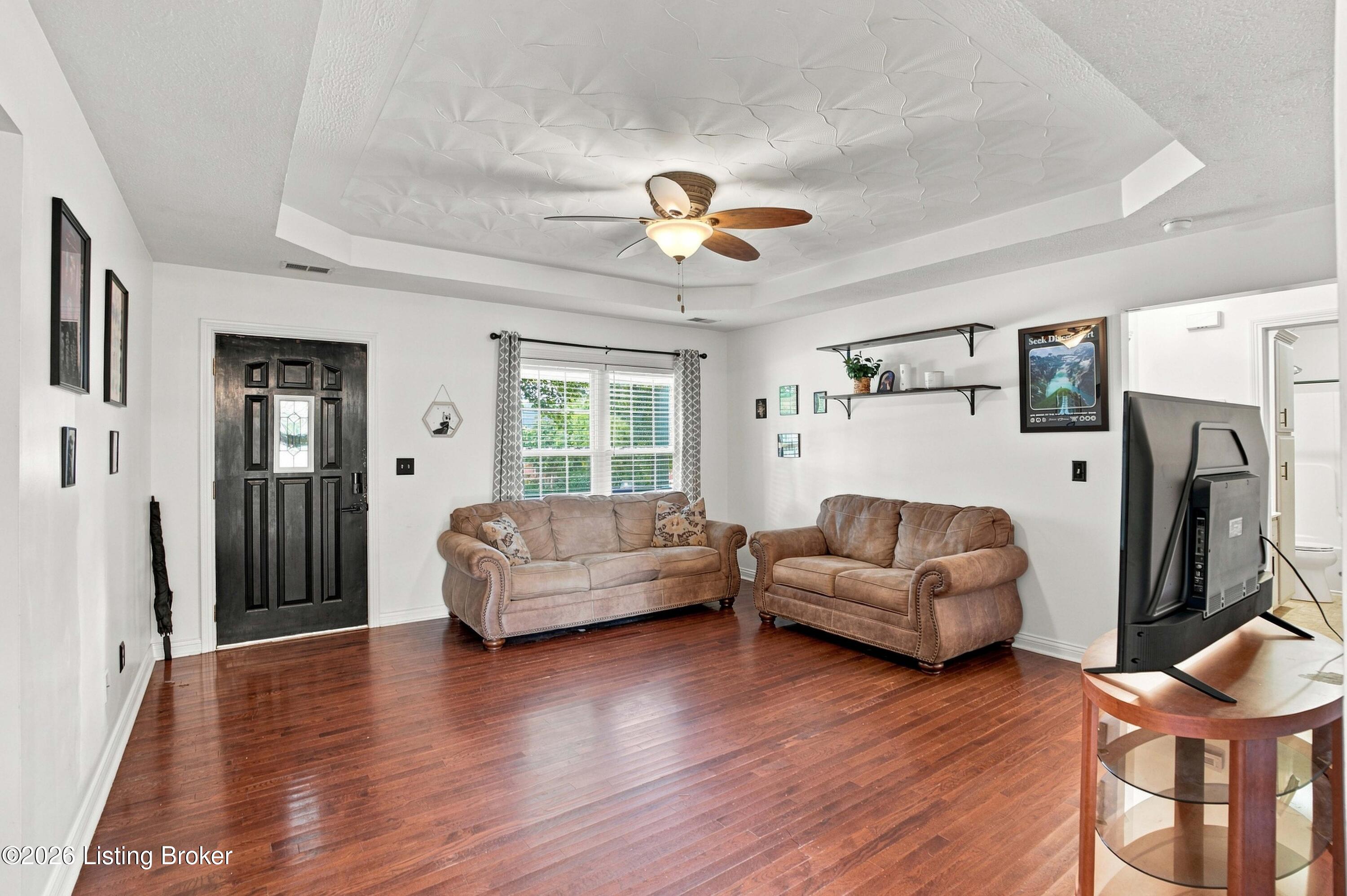 103 Pacific Ct Property Photo 6