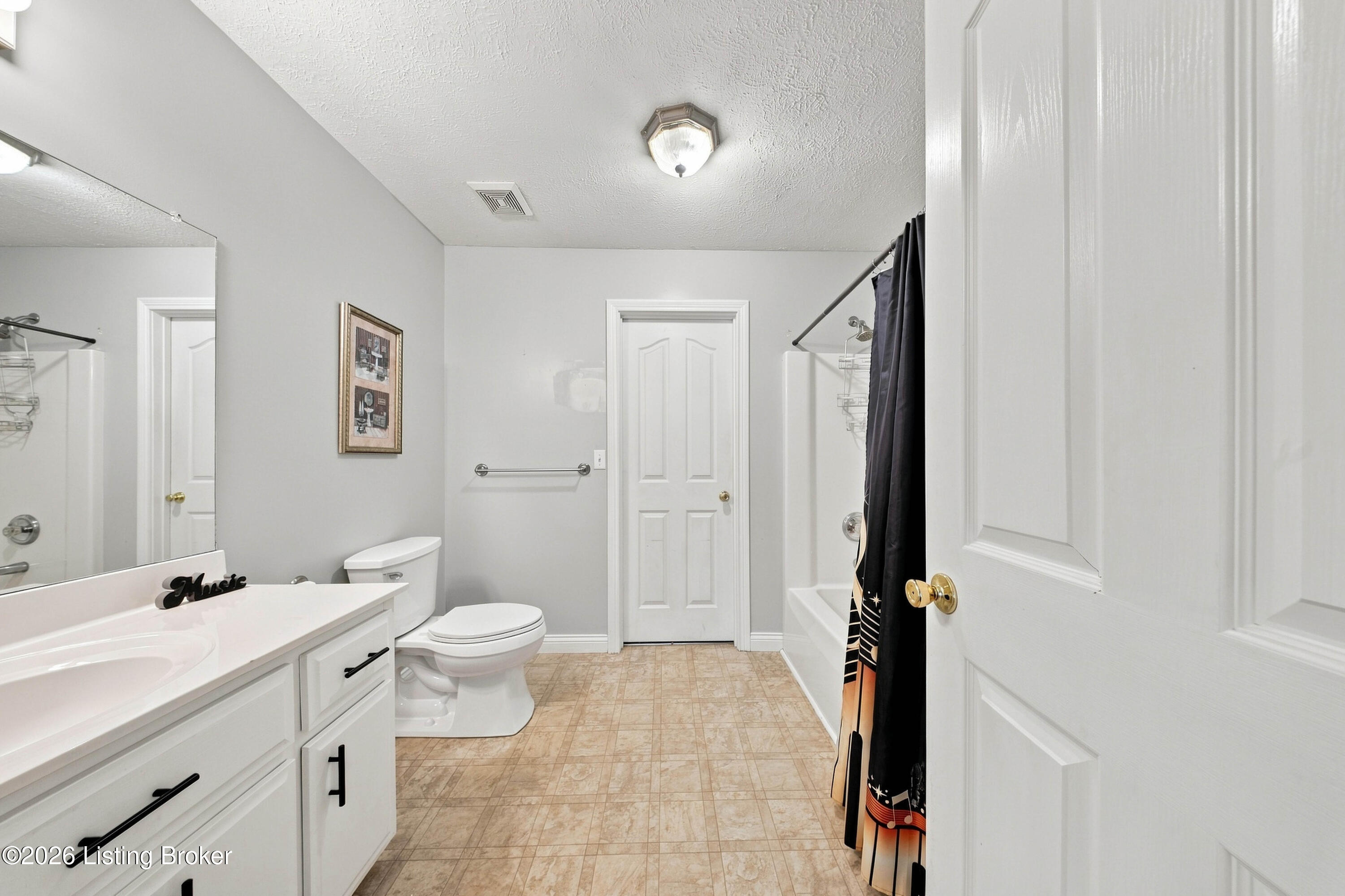 103 Pacific Ct Property Photo 17