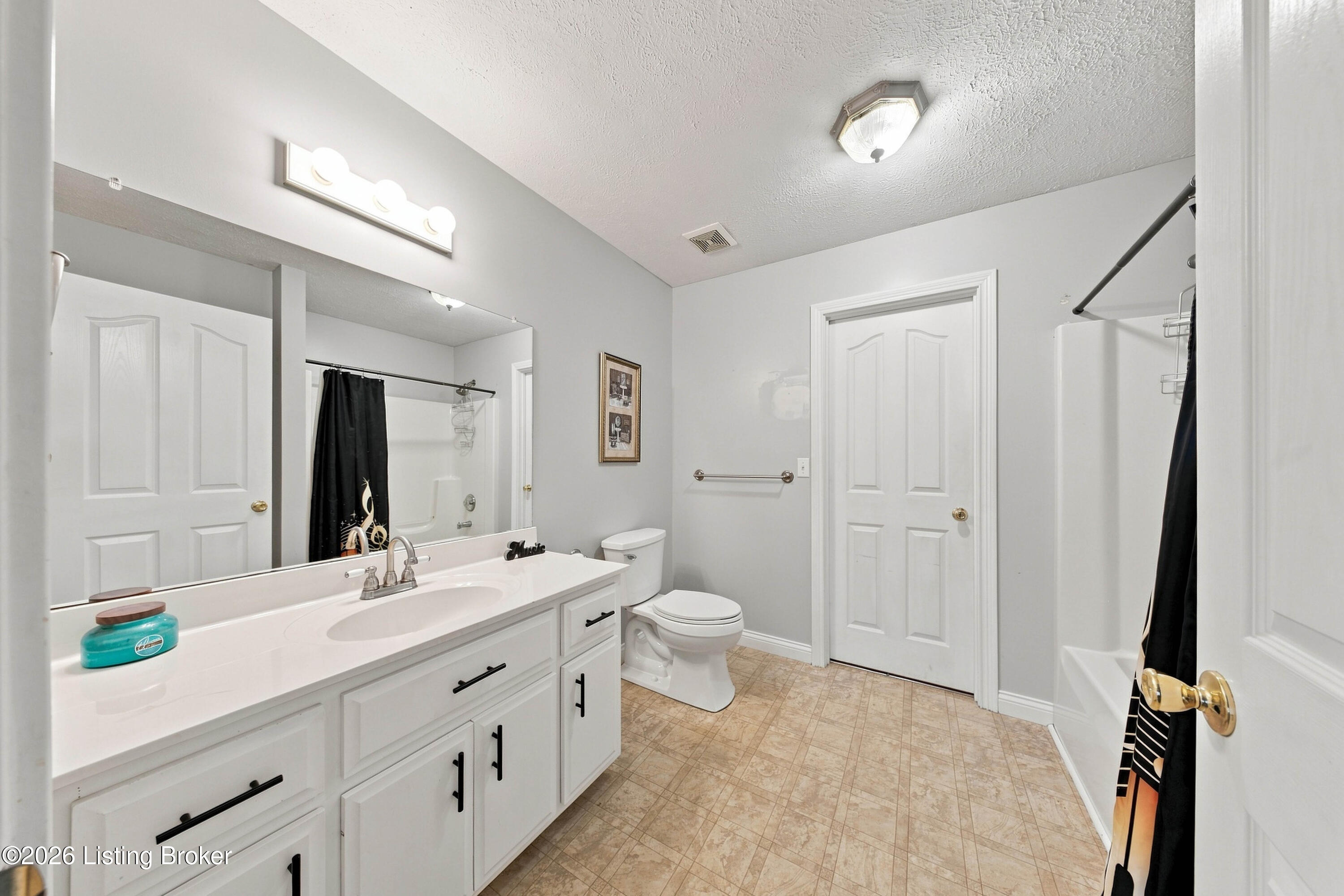 103 Pacific Ct Property Photo 18