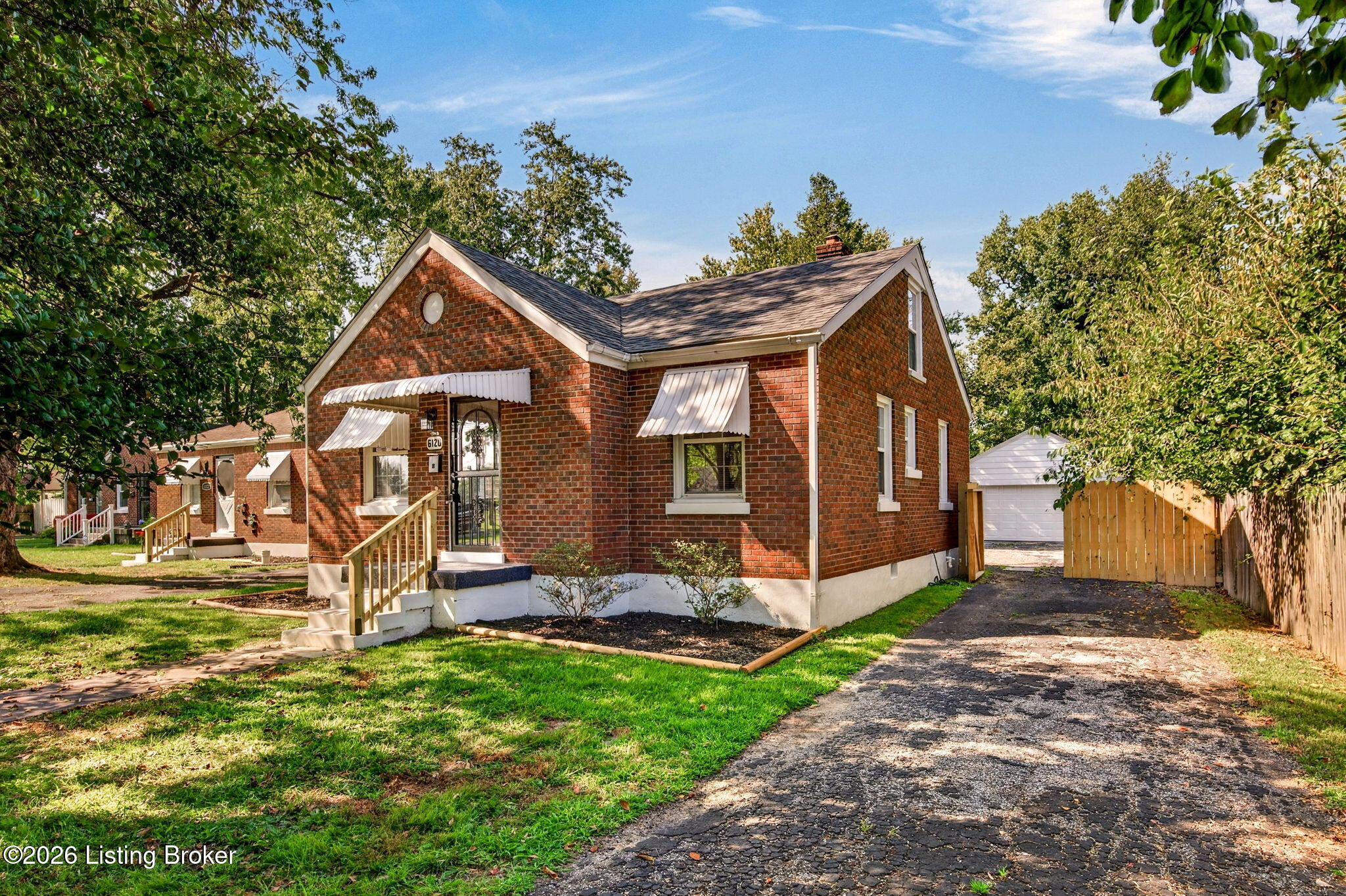 6120 Lone Oak Trail Property Photo 1