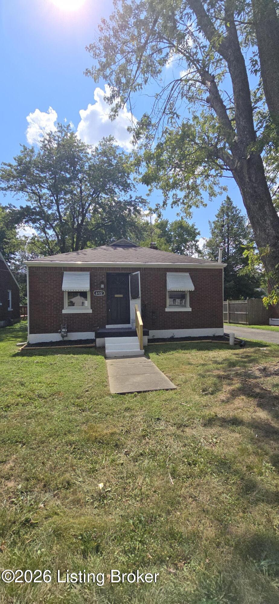 6122 Lone Oak Trail Property Photo 1