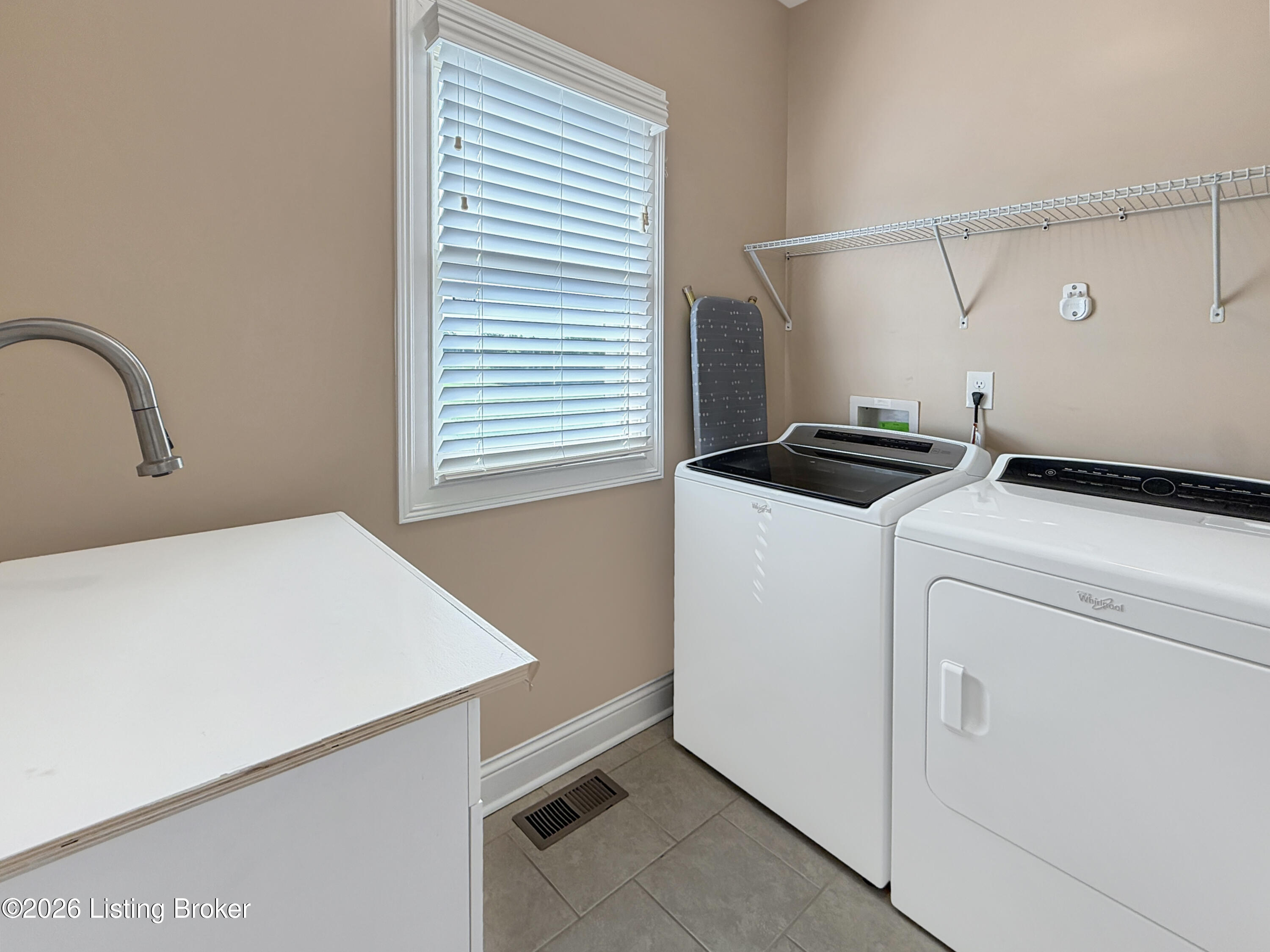 677 Oak Creek Dr Property Photo 31