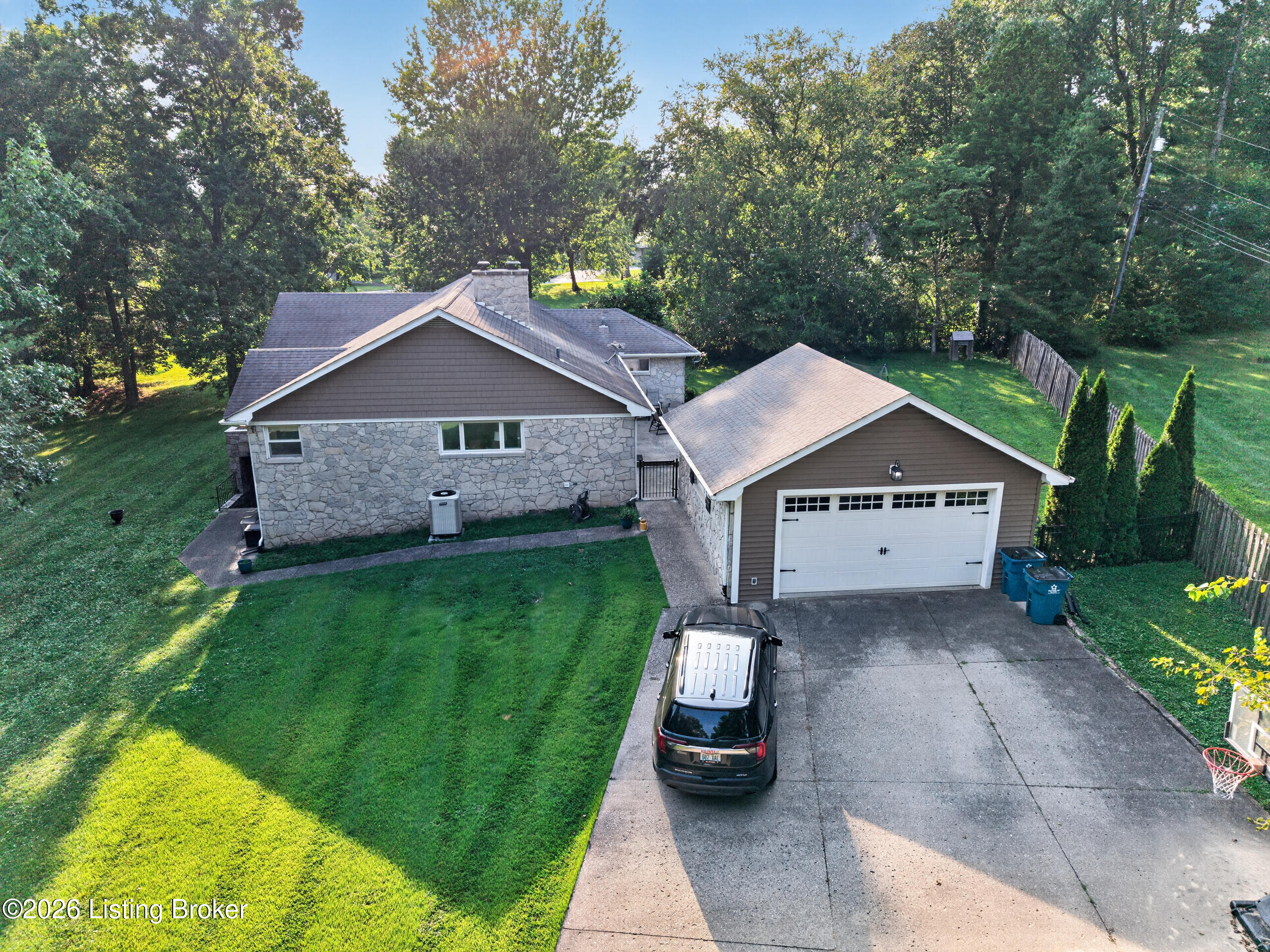 385 Briarwood Cir
