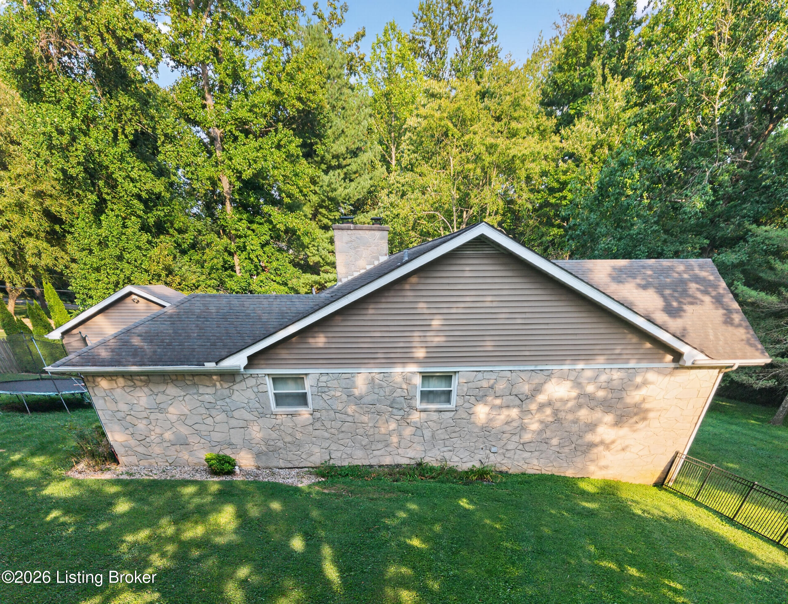 385 Briarwood Cir Property Photo 13