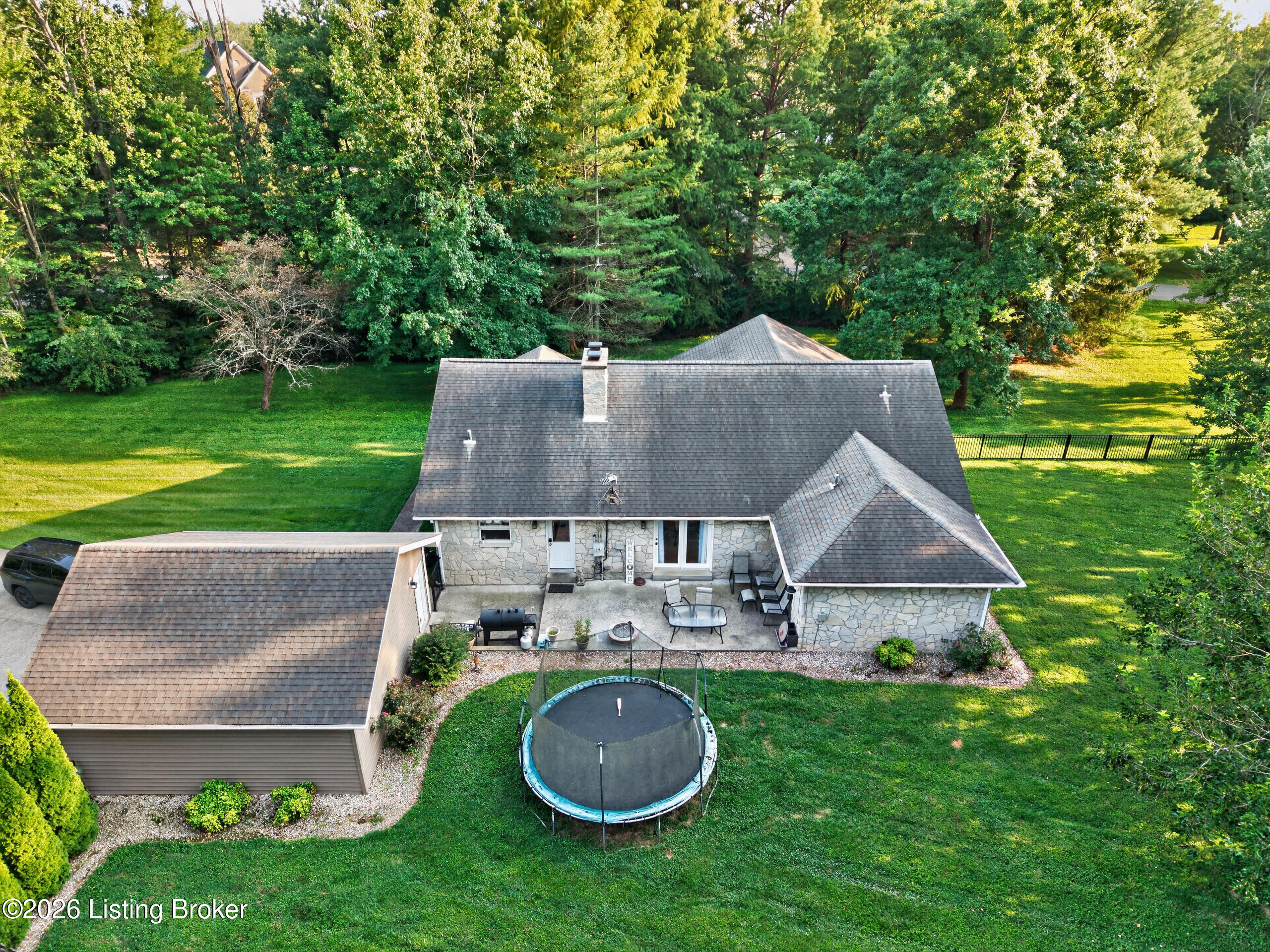 385 Briarwood Cir Property Photo 14