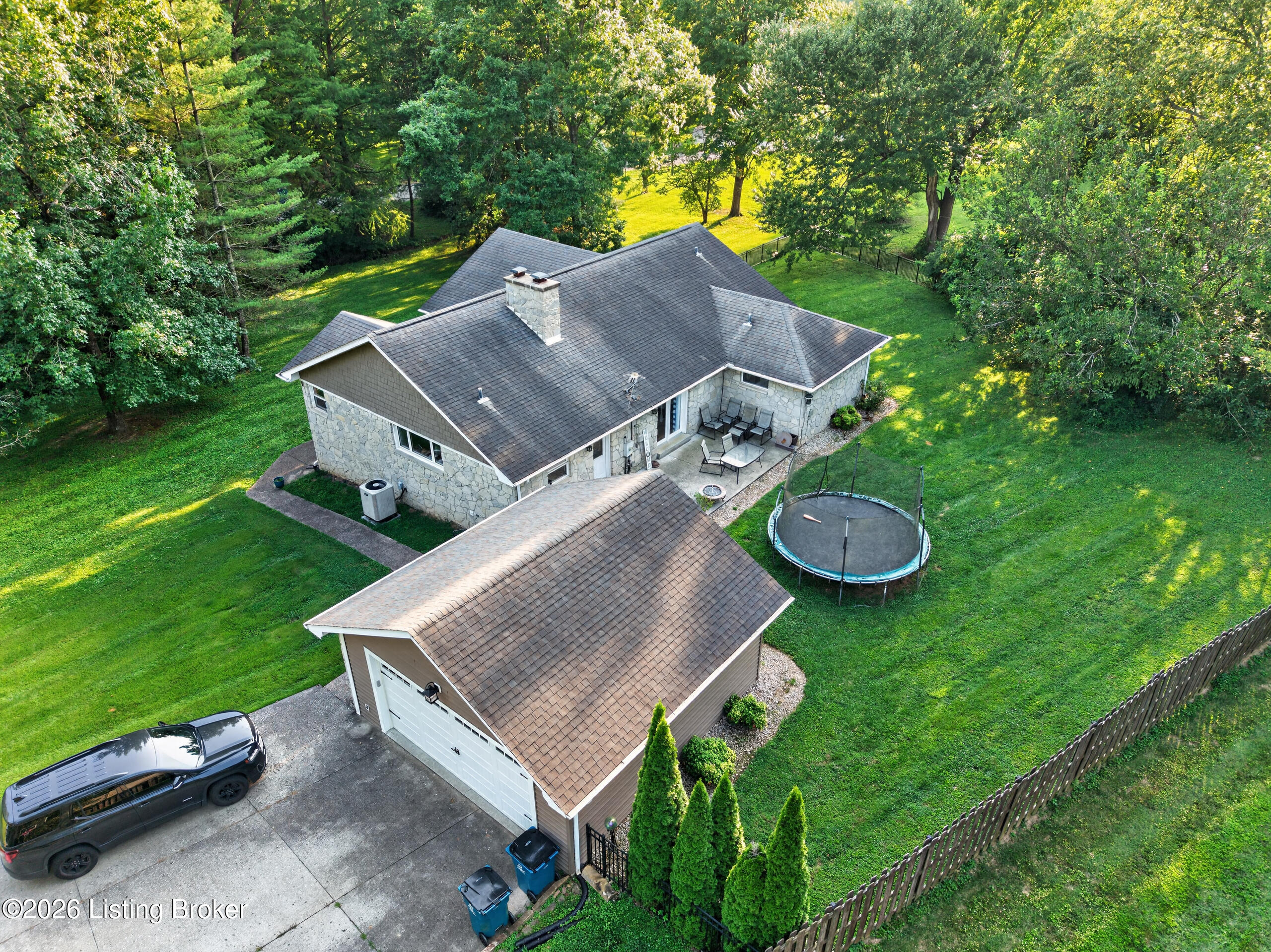 385 Briarwood Cir Property Photo 15