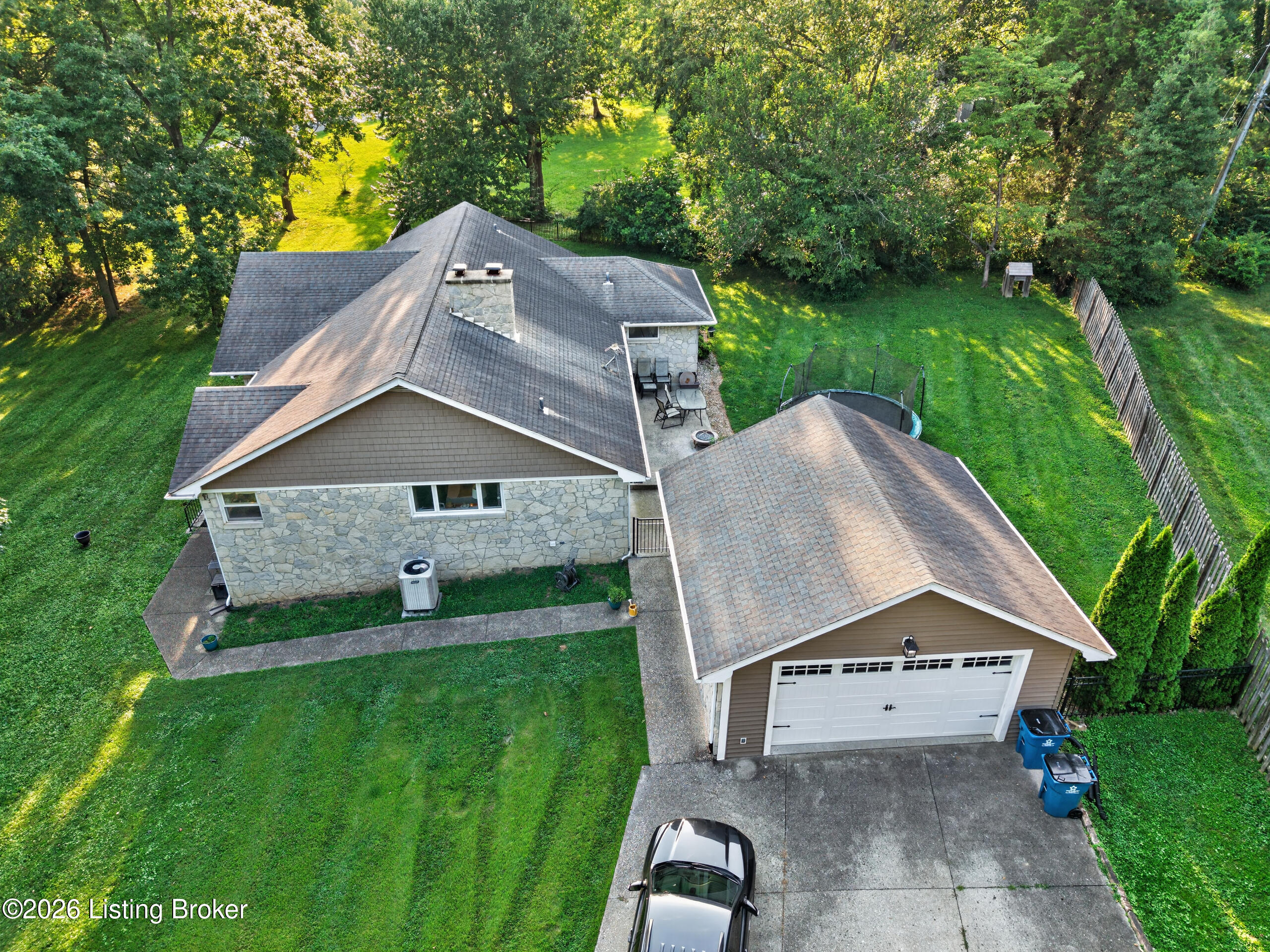 385 Briarwood Cir Property Photo 17