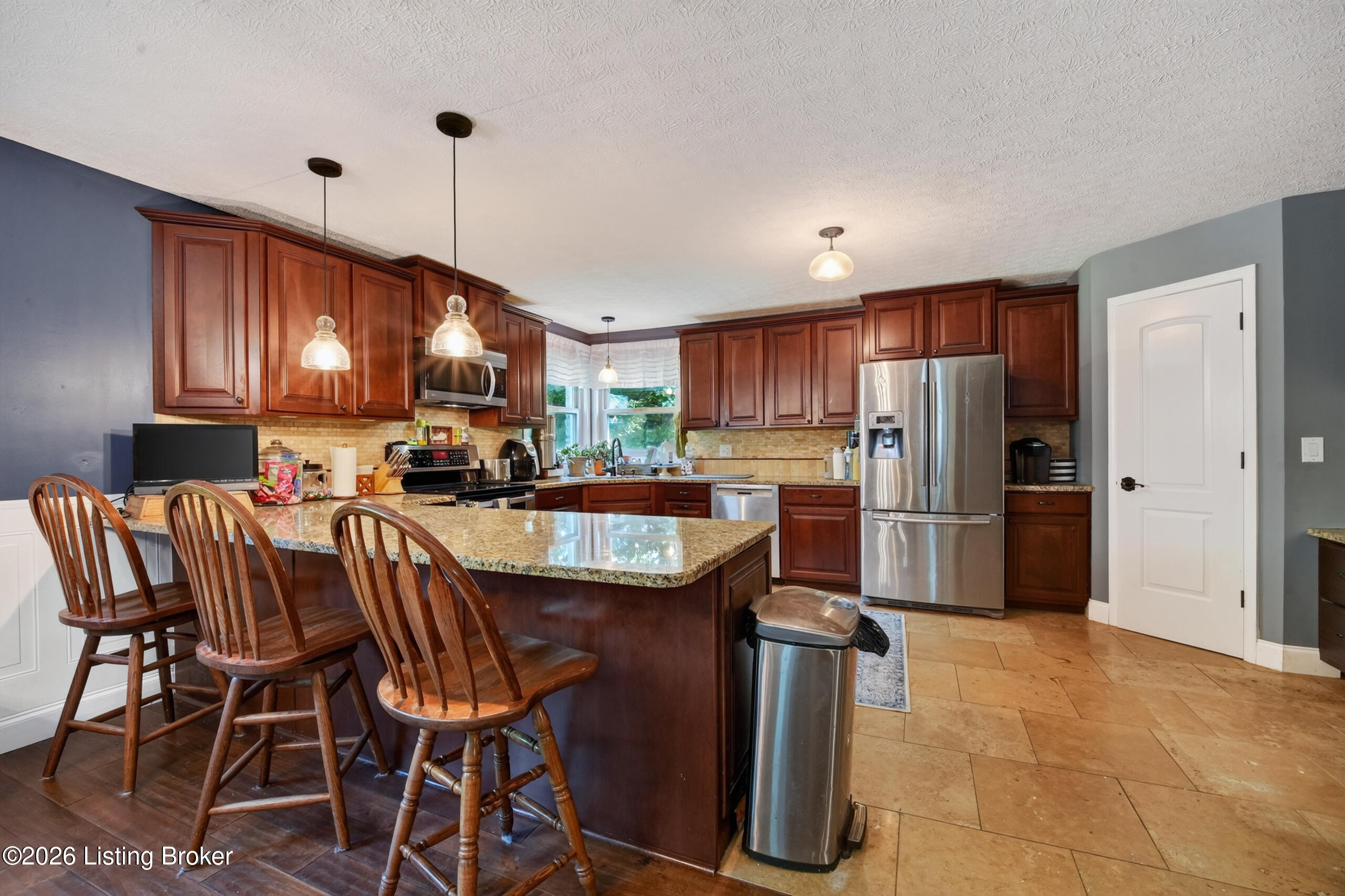 385 Briarwood Cir Property Photo 19