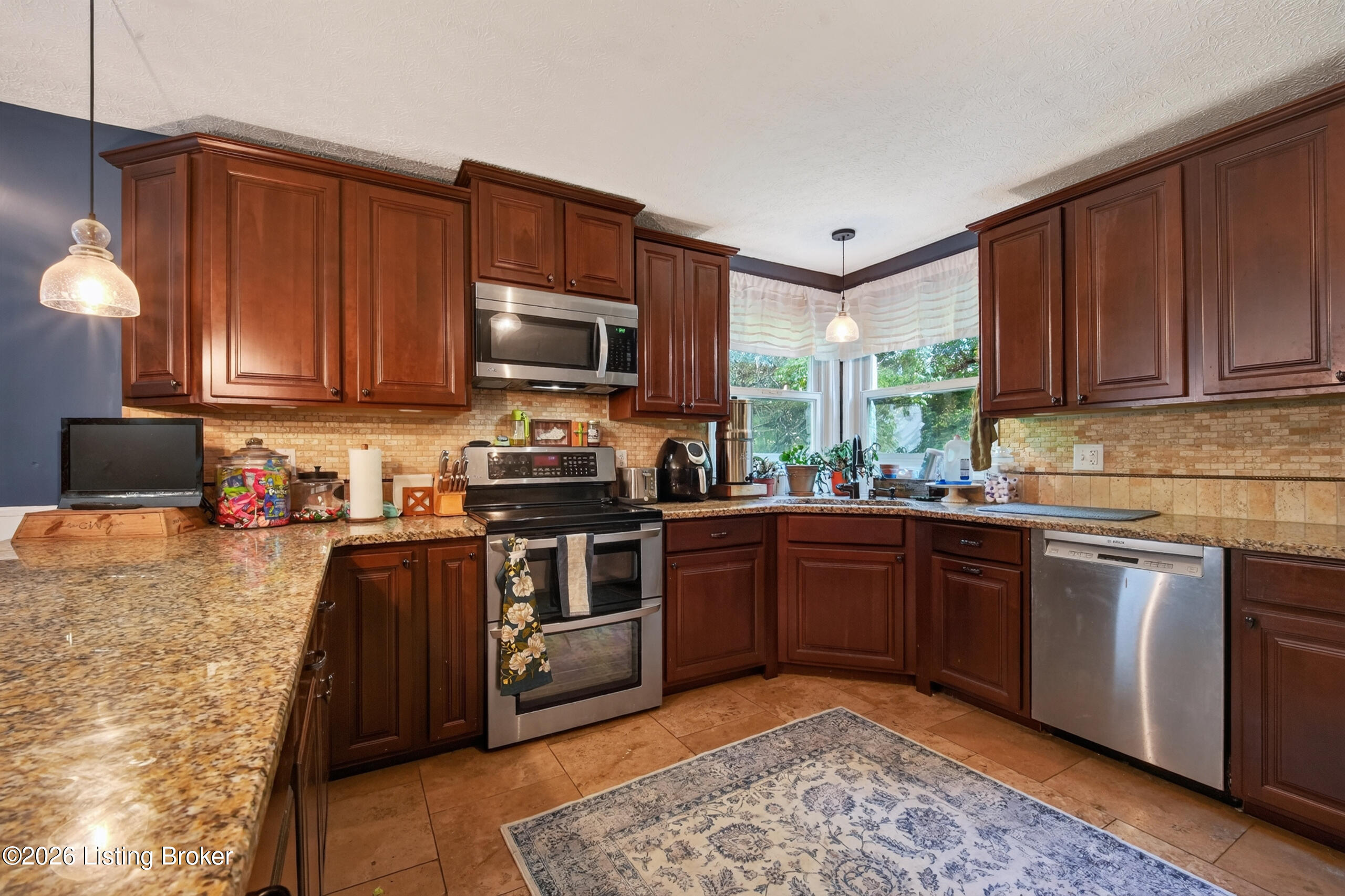 385 Briarwood Cir Property Photo 25