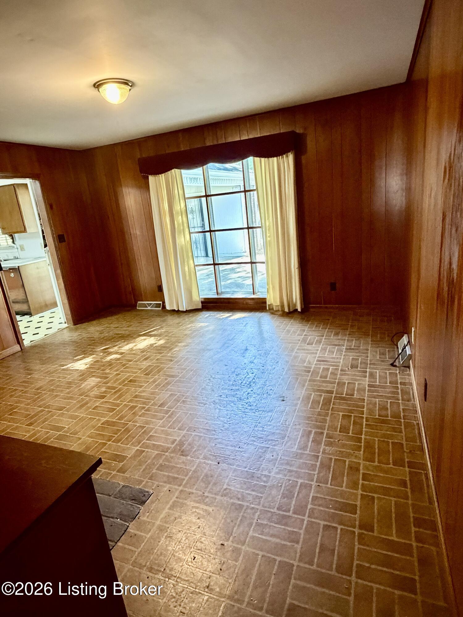 935 Craig Ave Property Photo 14