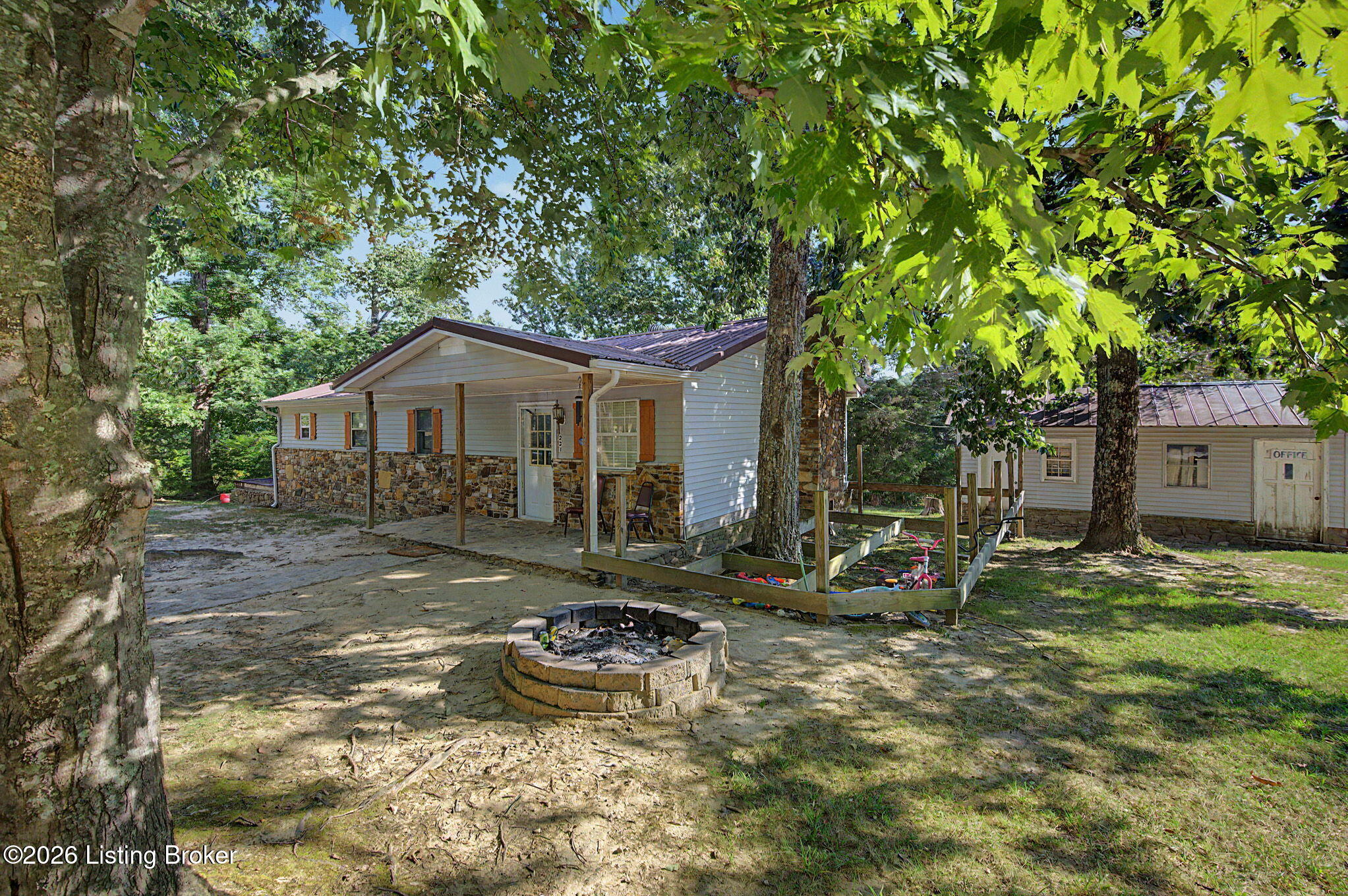 231 Walnut Dr Property Photo 12