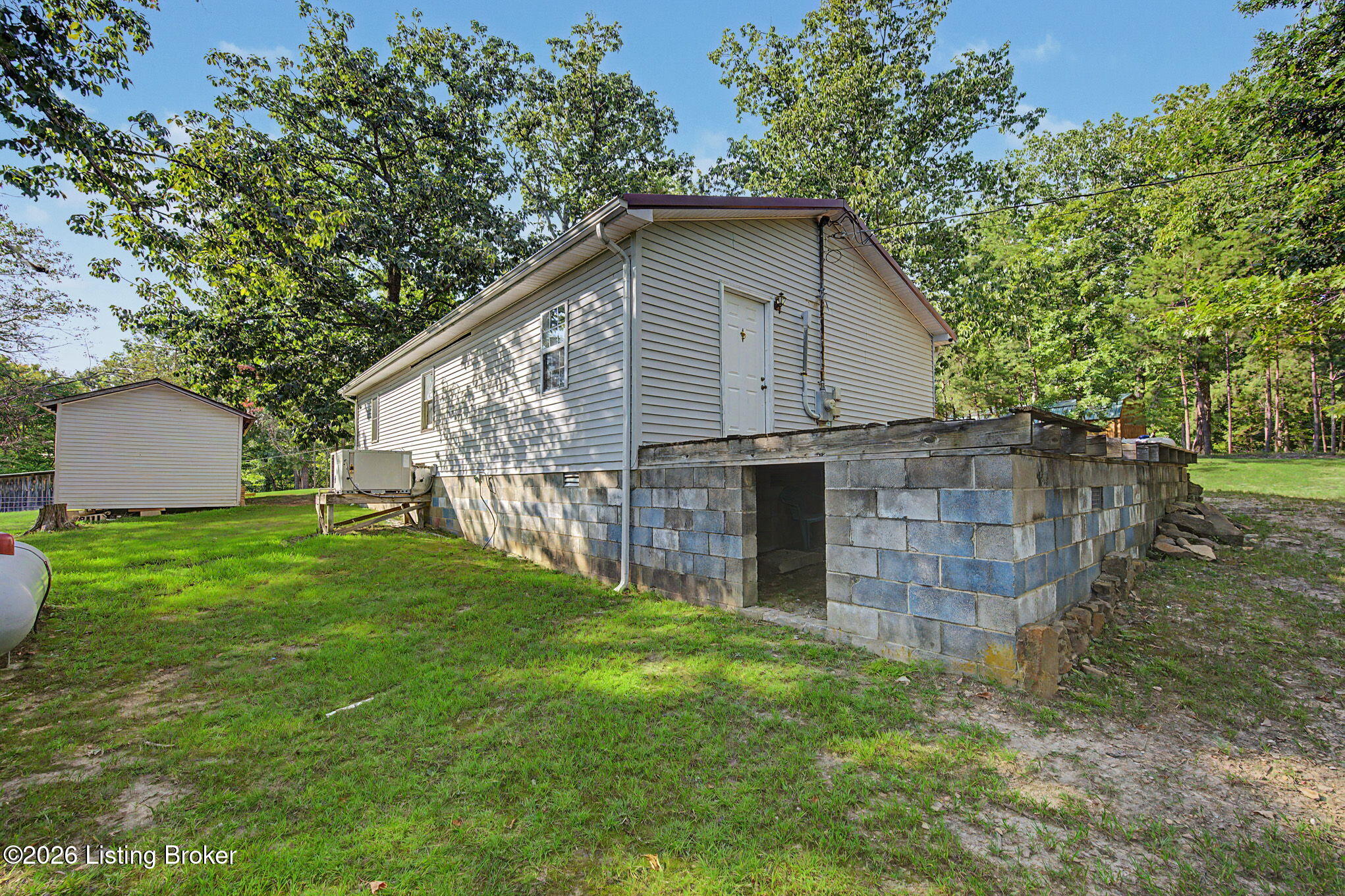 231 Walnut Dr Property Photo 16