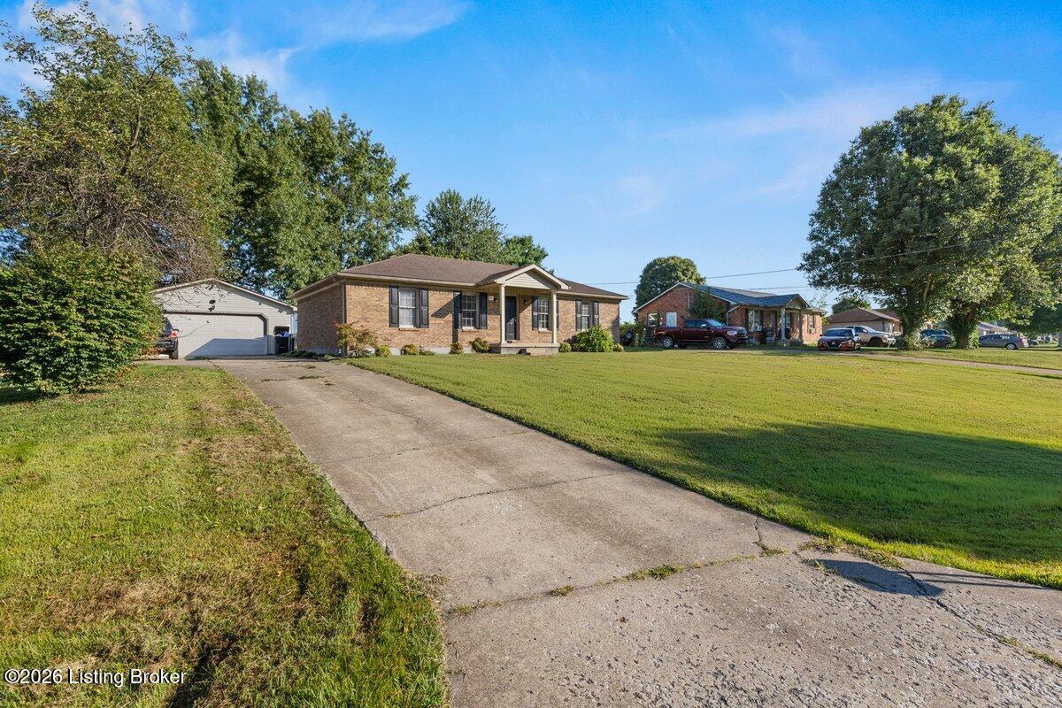 1028 Woodside Dr Property Photo 2