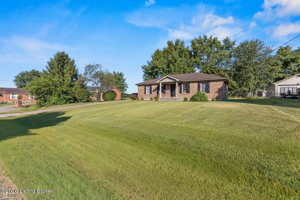 1028 Woodside Dr Property Photo 3