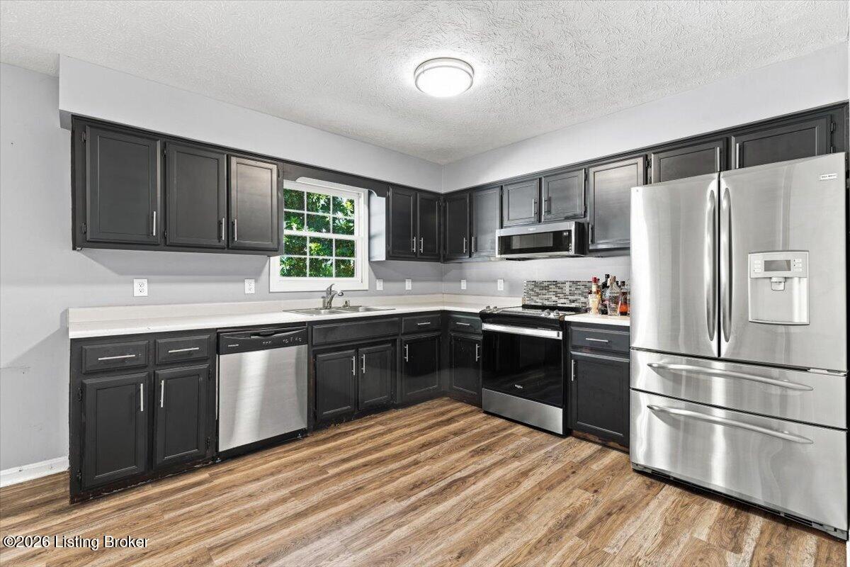 1028 Woodside Dr Property Photo 8