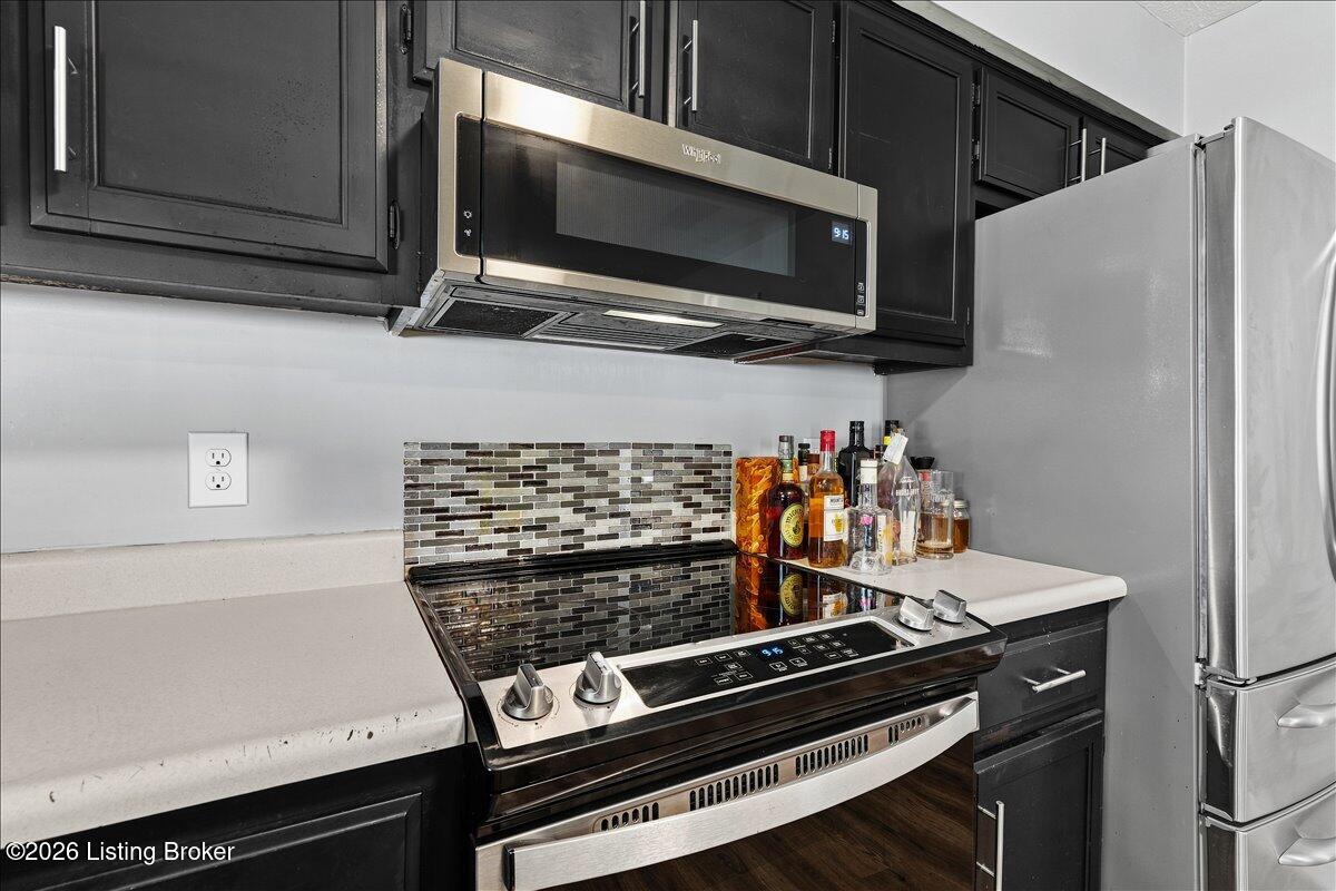 1028 Woodside Dr Property Photo 10