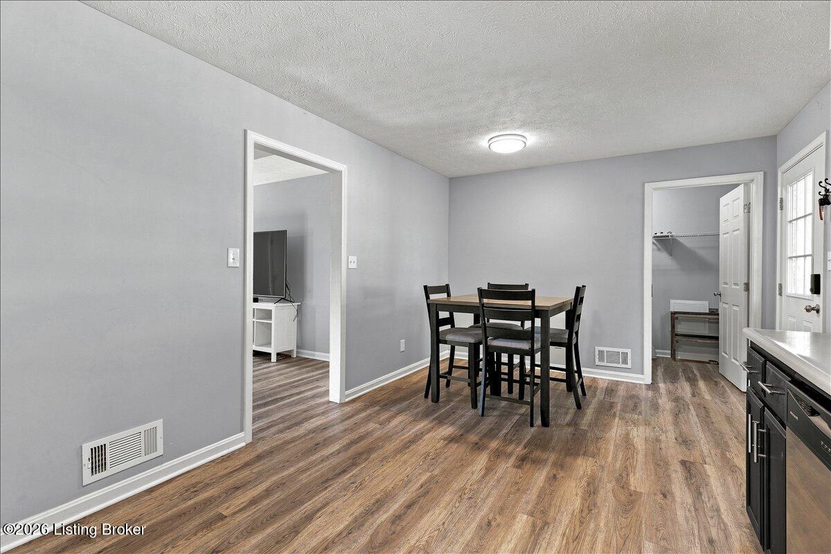 1028 Woodside Dr Property Photo 11