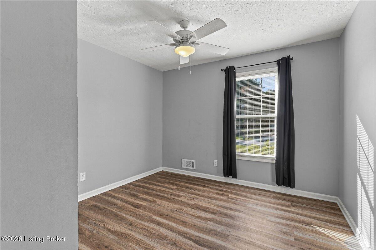 1028 Woodside Dr Property Photo 18
