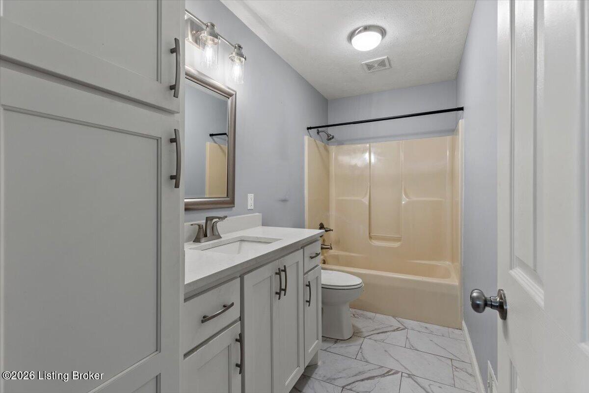 1028 Woodside Dr Property Photo 20