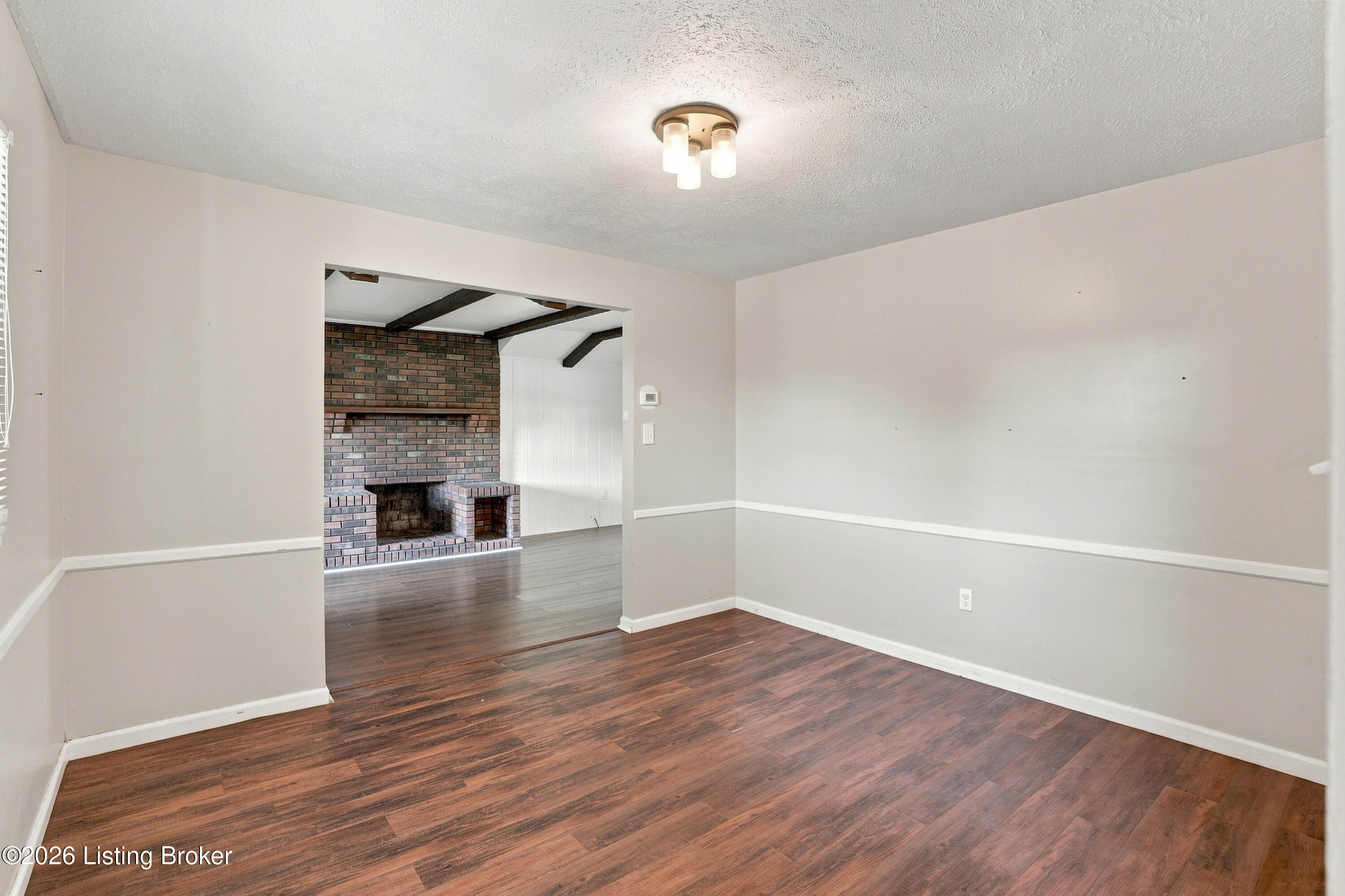 101 Maple St Property Photo 8