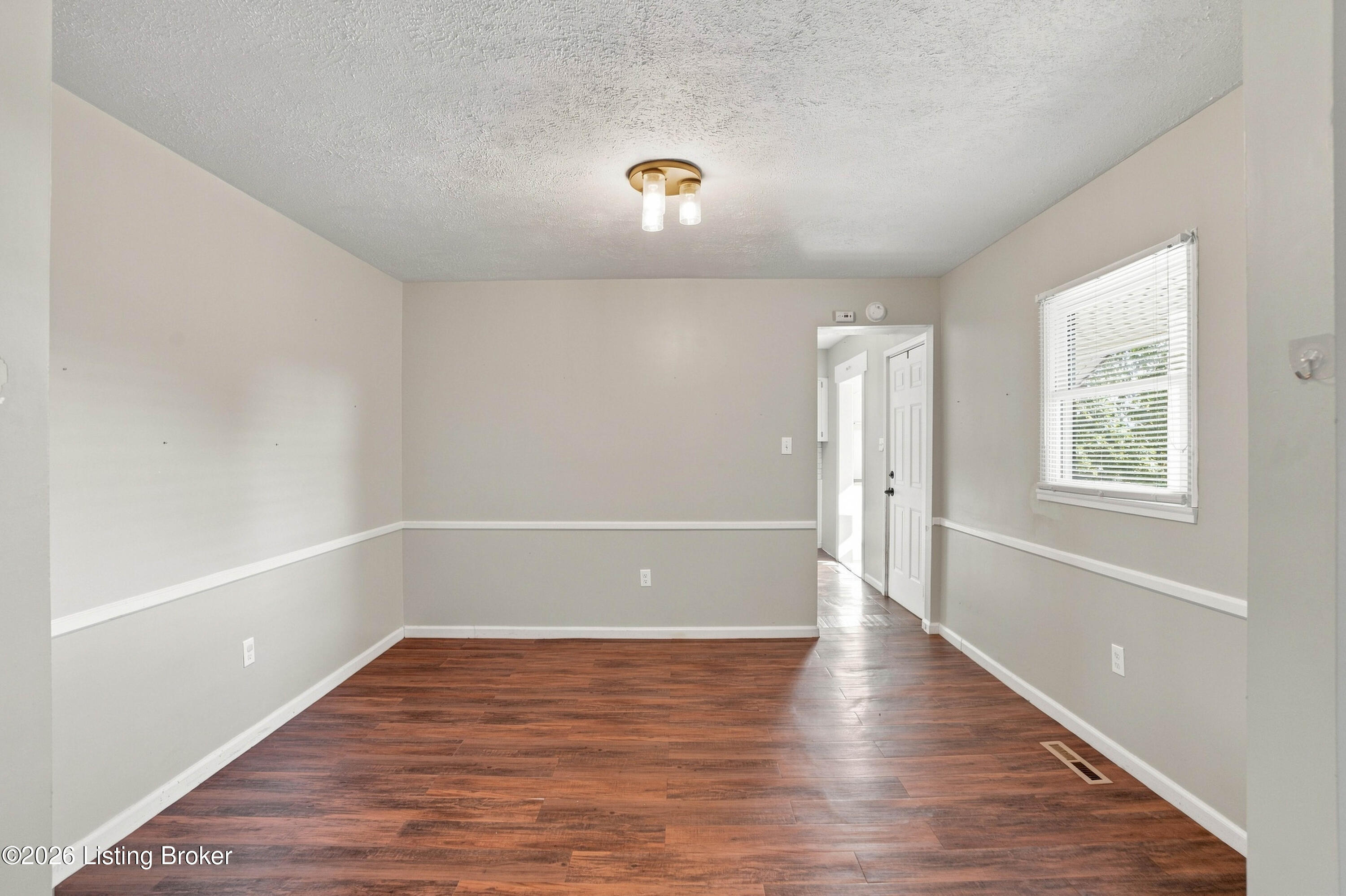 101 Maple St Property Photo 13