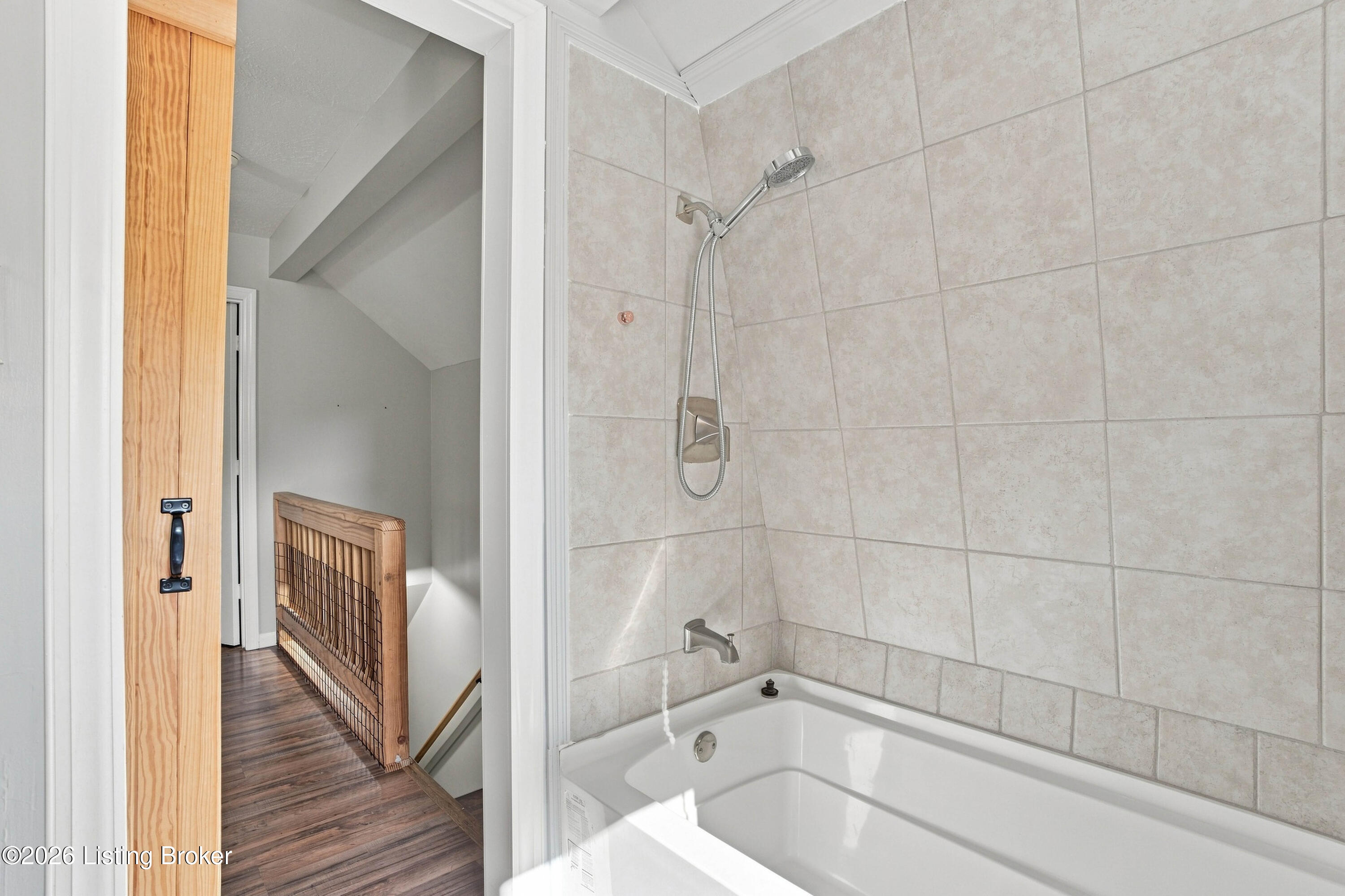 101 Maple St Property Photo 26