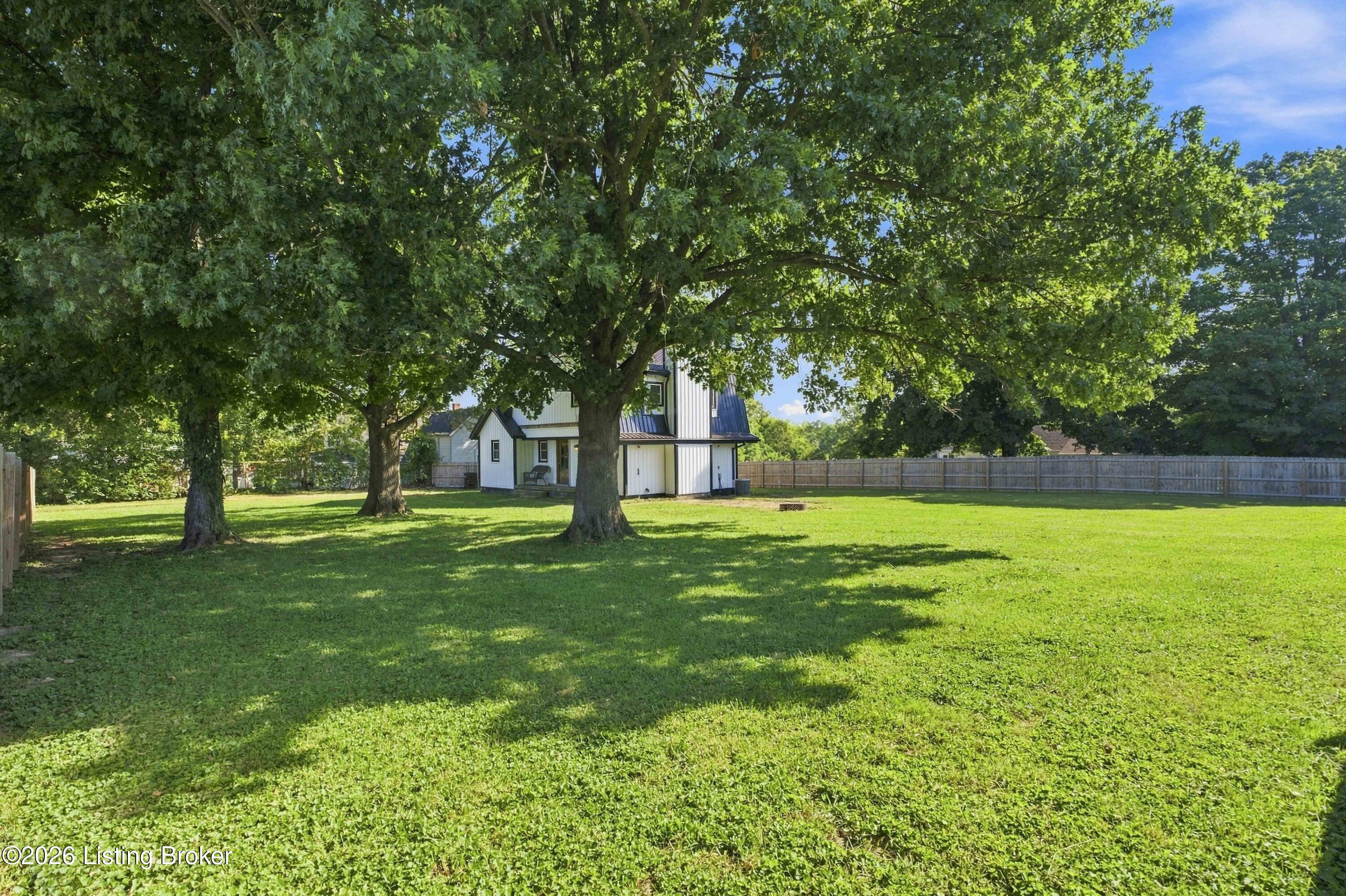 101 Maple St Property Photo 29
