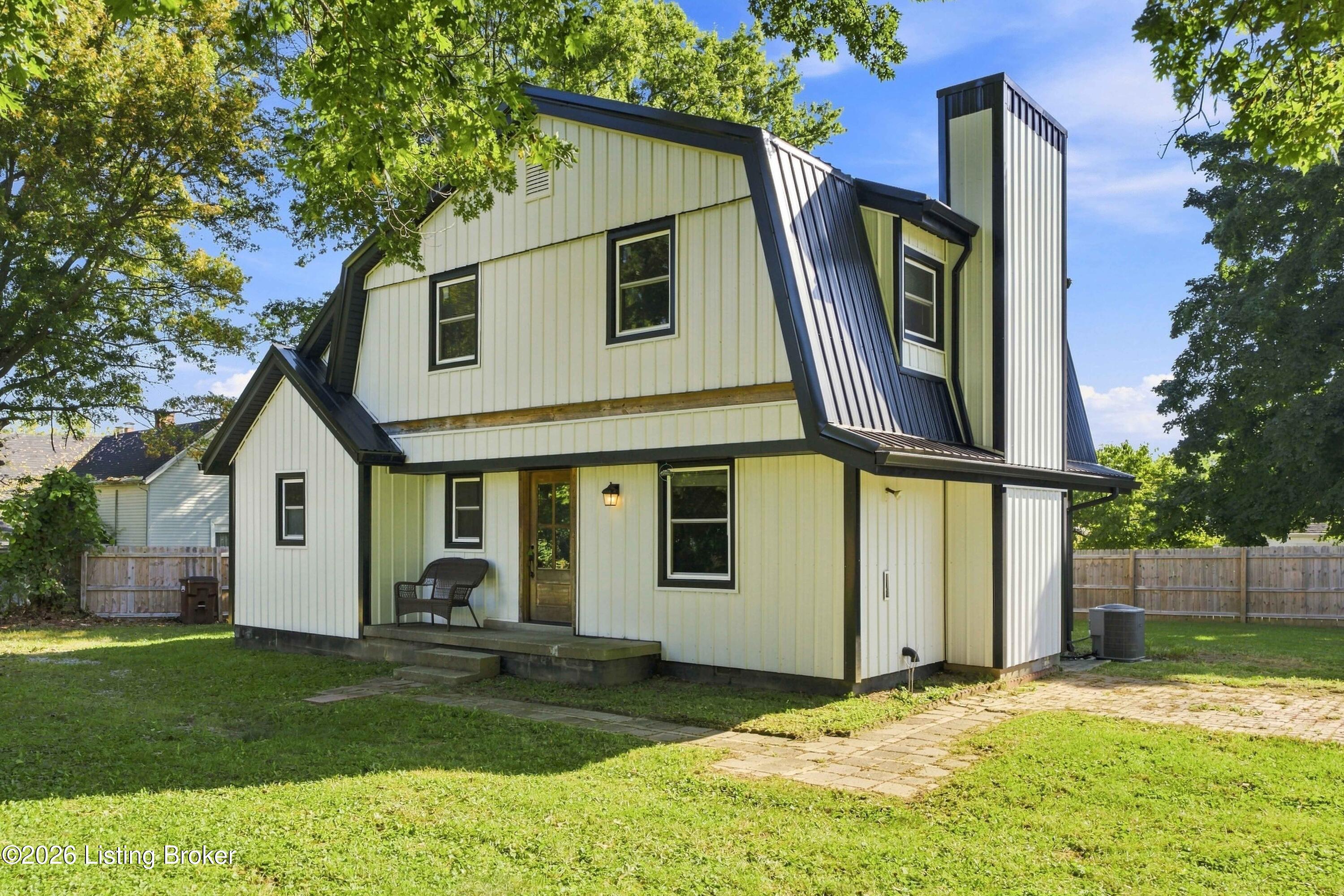 101 Maple St Property Photo 31