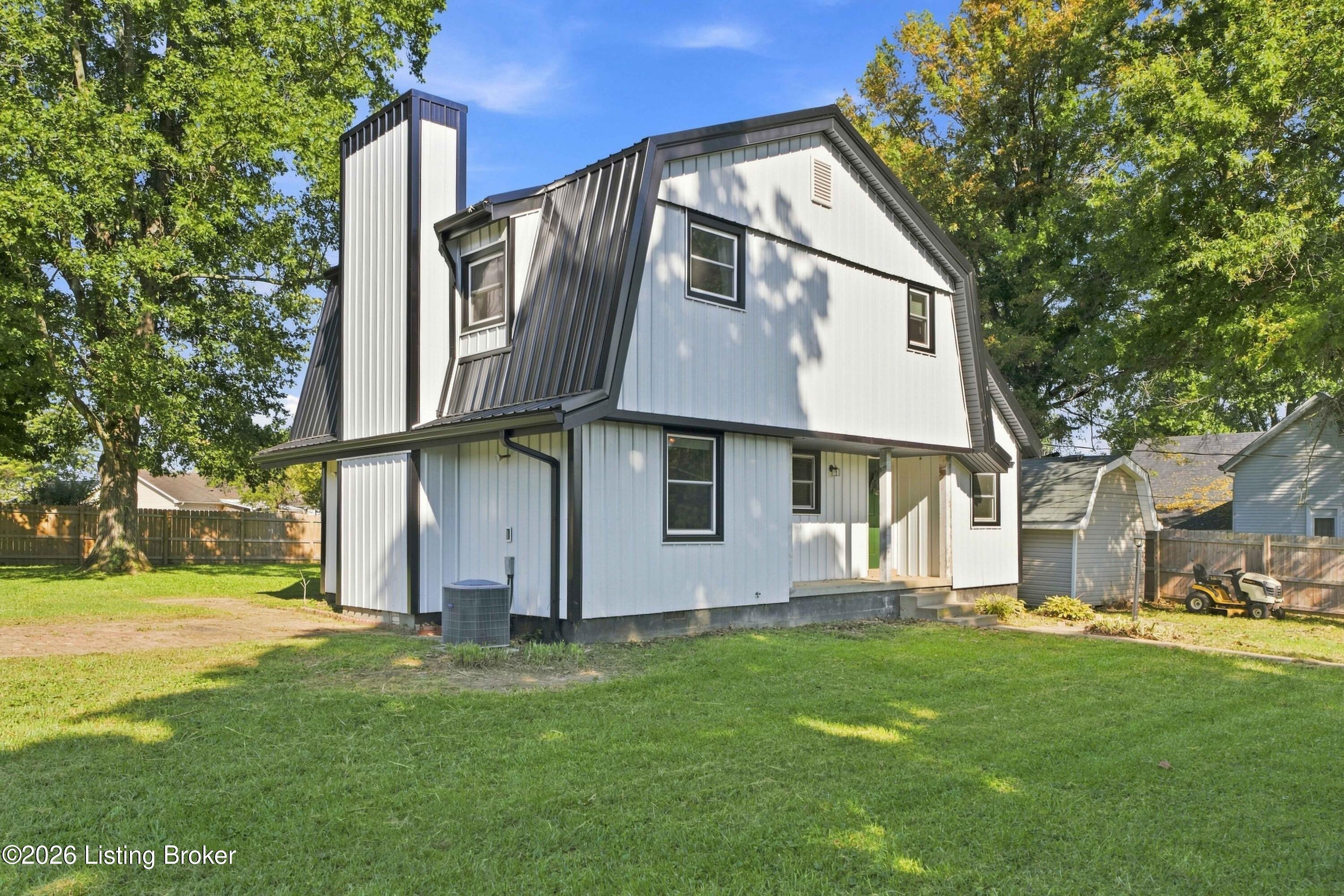 101 Maple St Property Photo 36