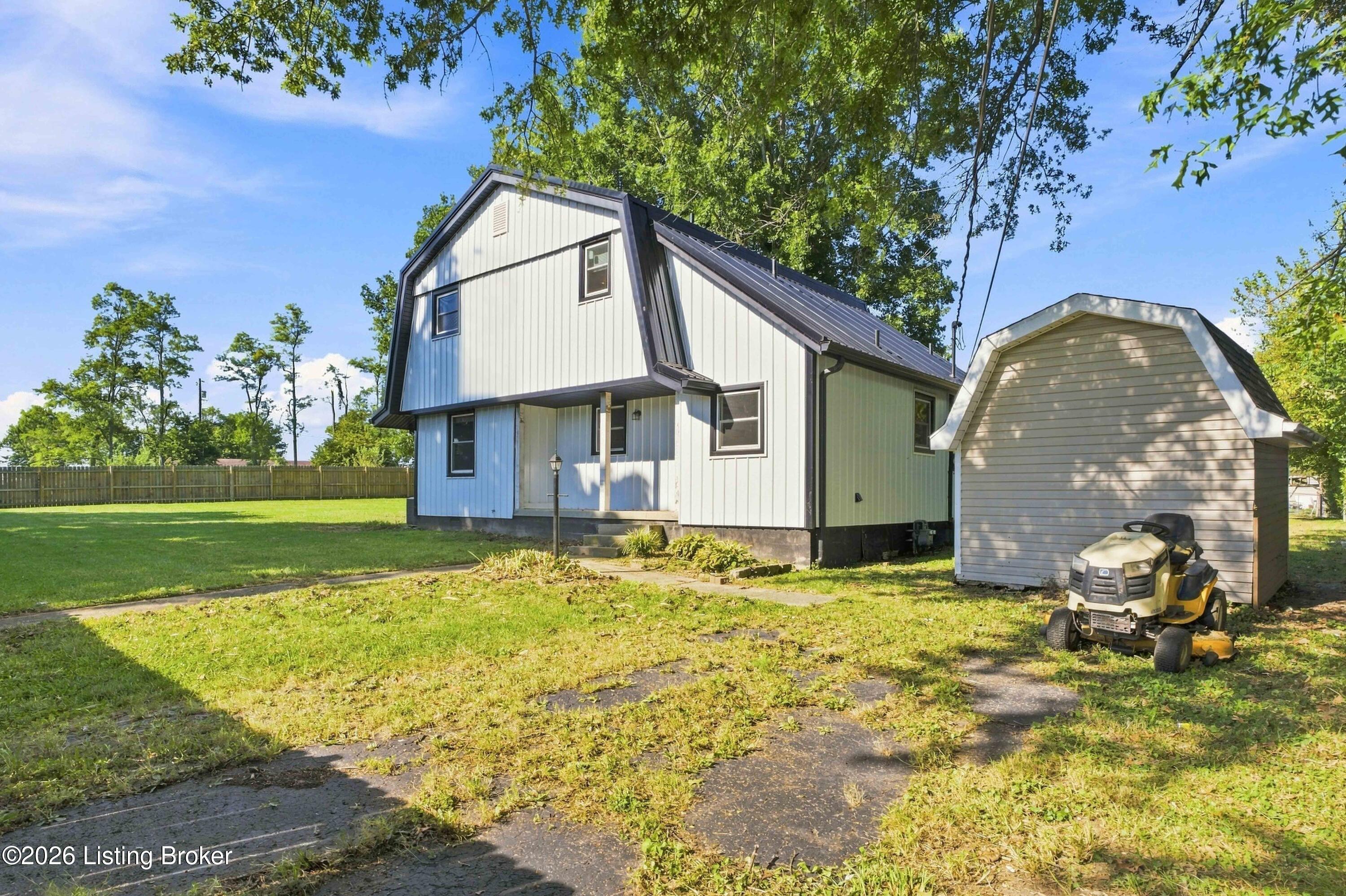 101 Maple St Property Photo 37