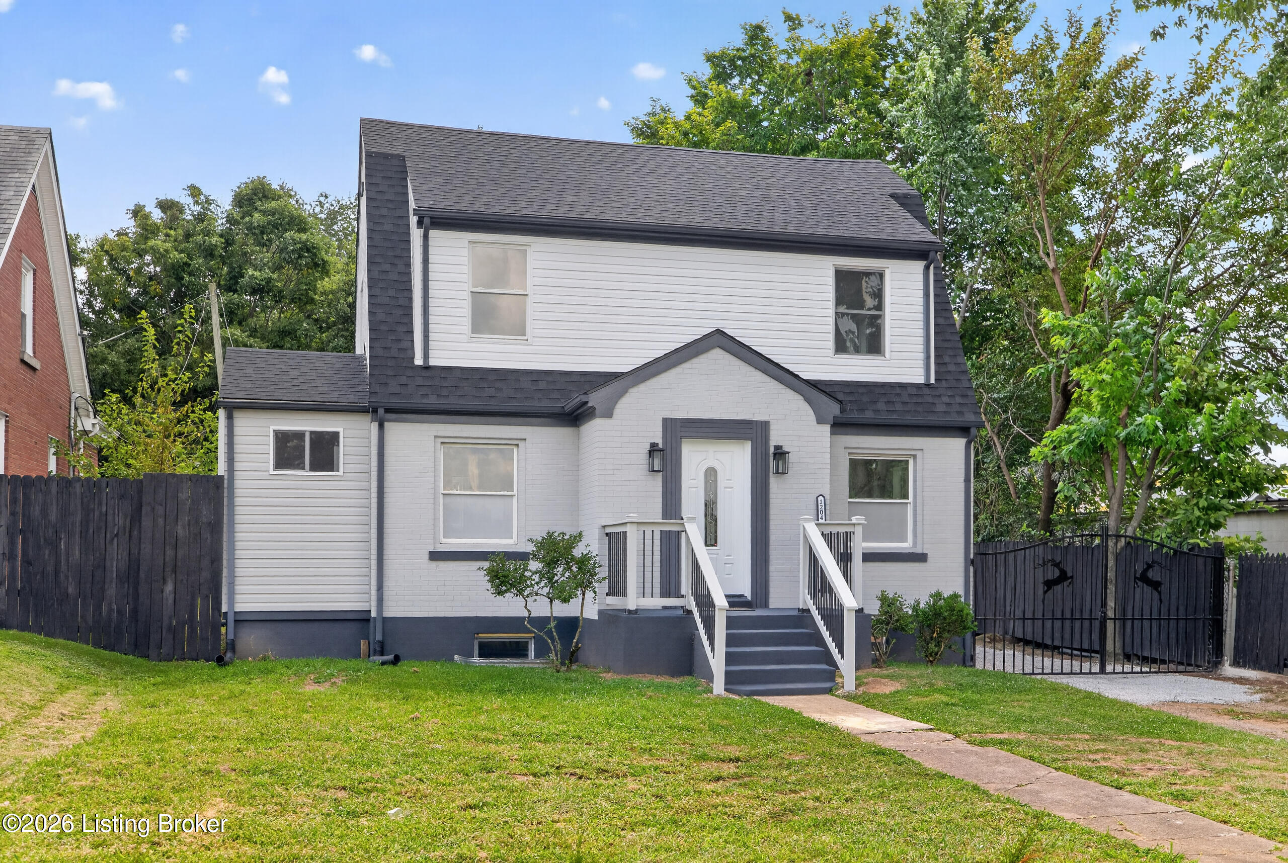 1204 N Broadway Property Photo 1