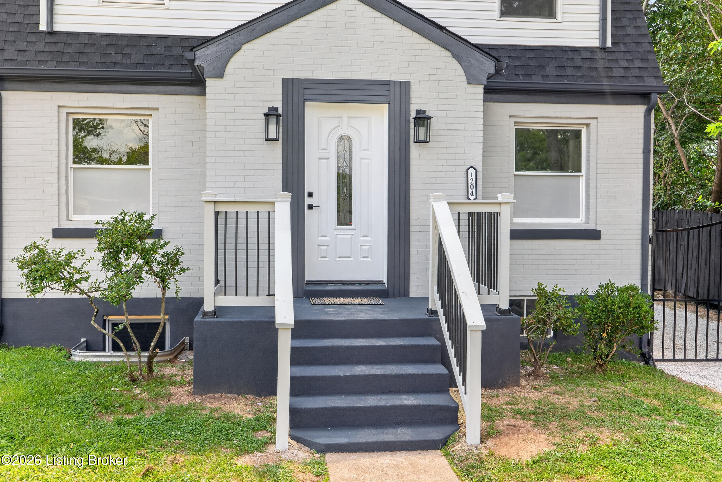 1204 N Broadway Property Photo 5