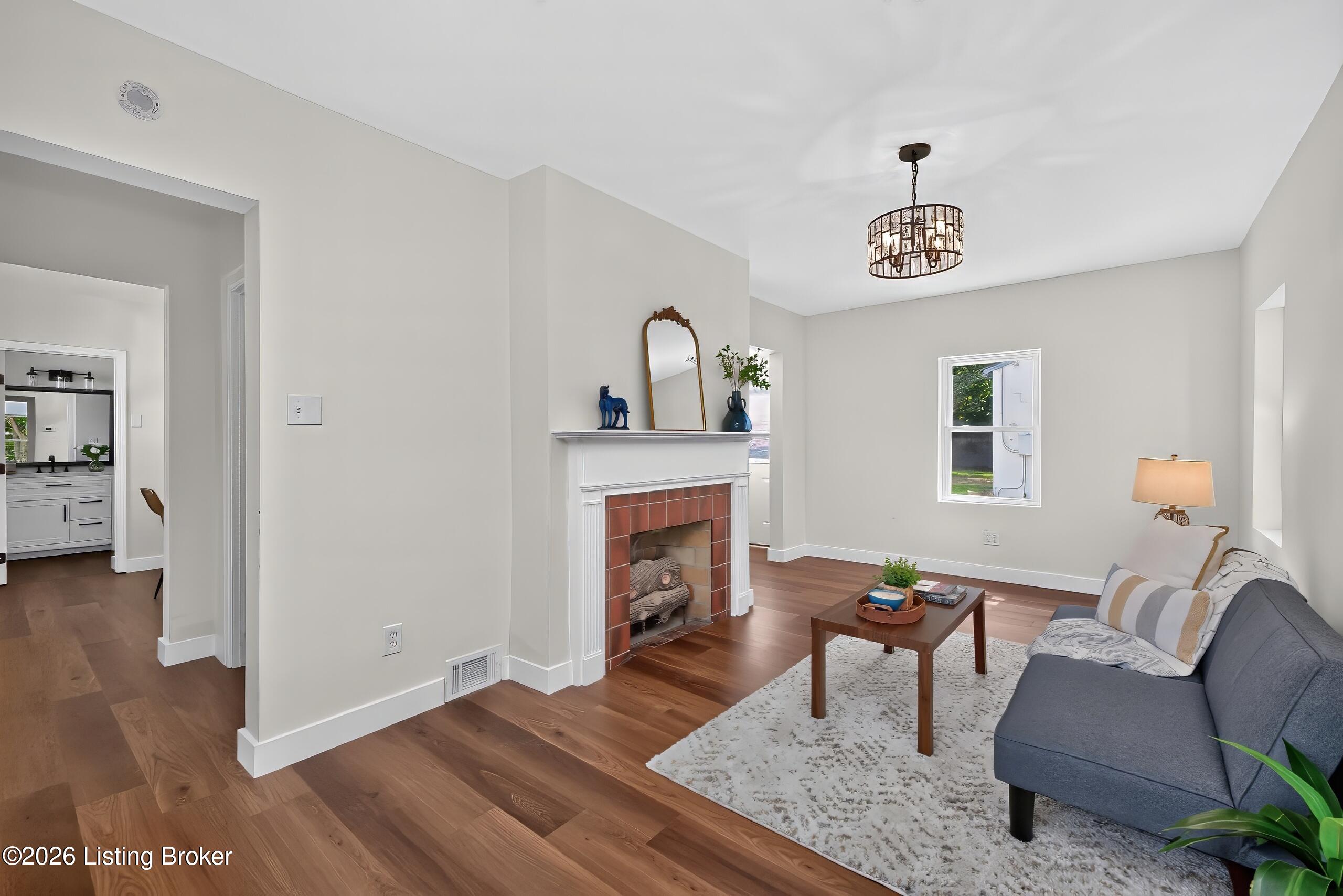 1204 N Broadway Property Photo 15