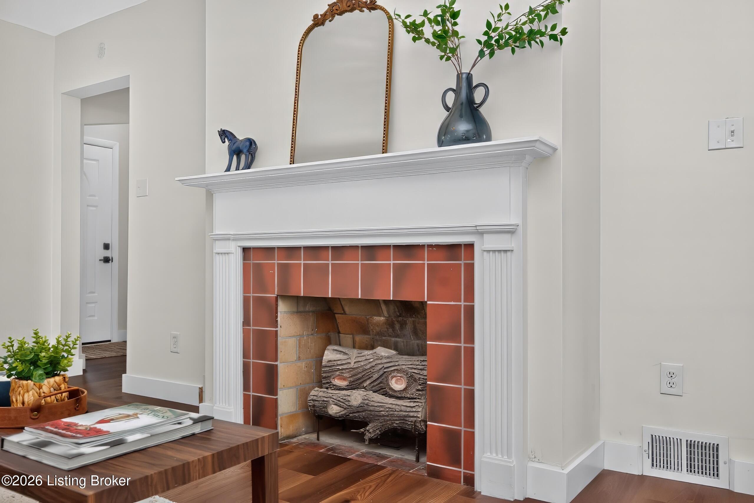 1204 N Broadway Property Photo 17