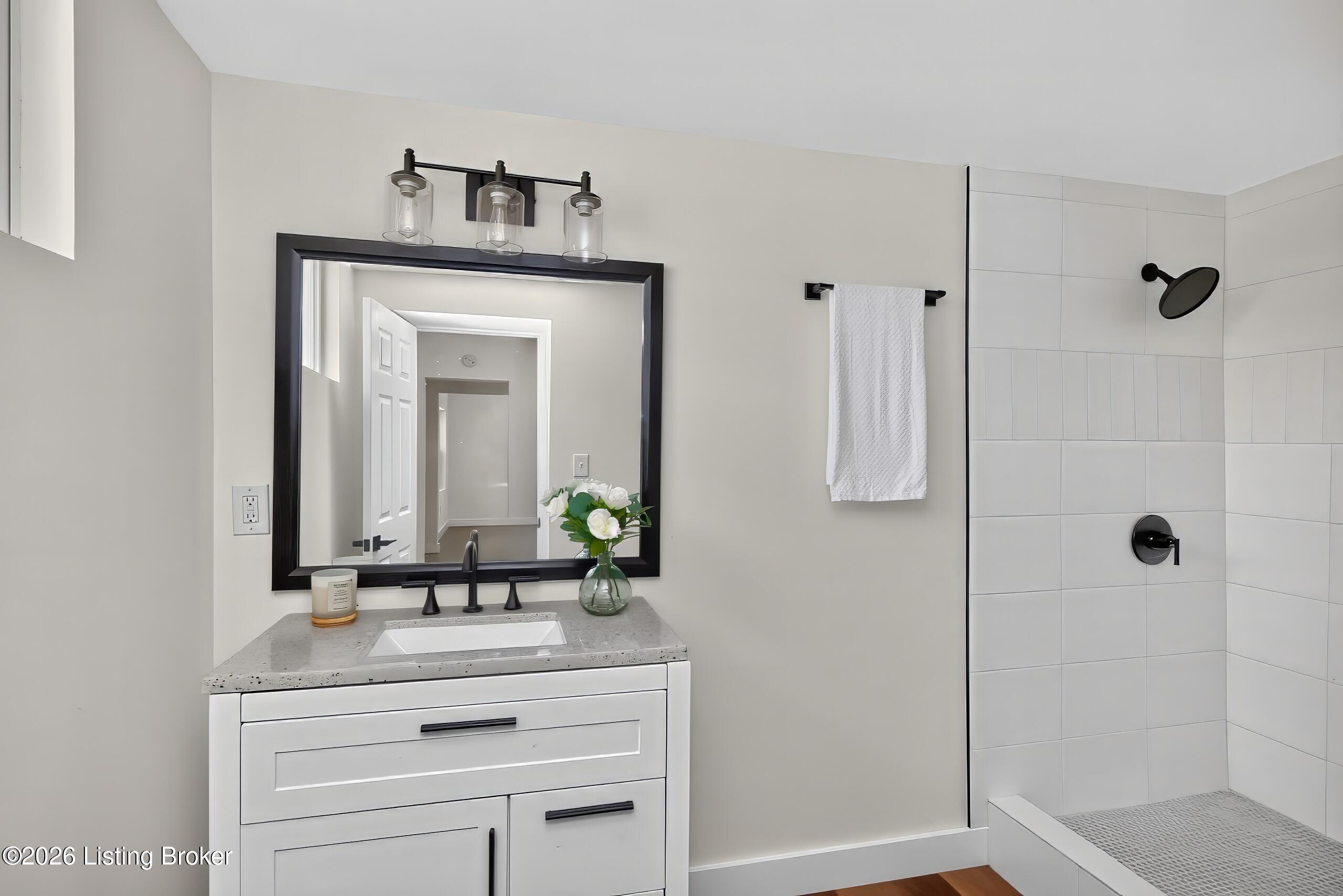 1204 N Broadway Property Photo 18
