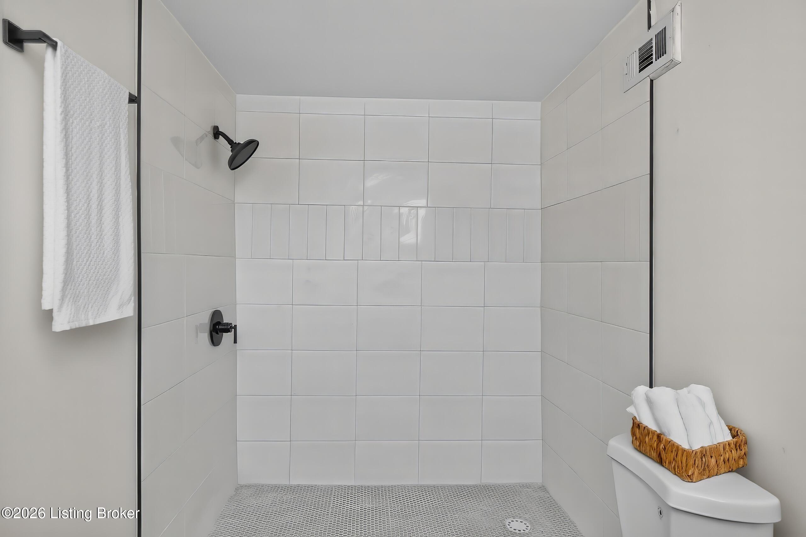1204 N Broadway Property Photo 19