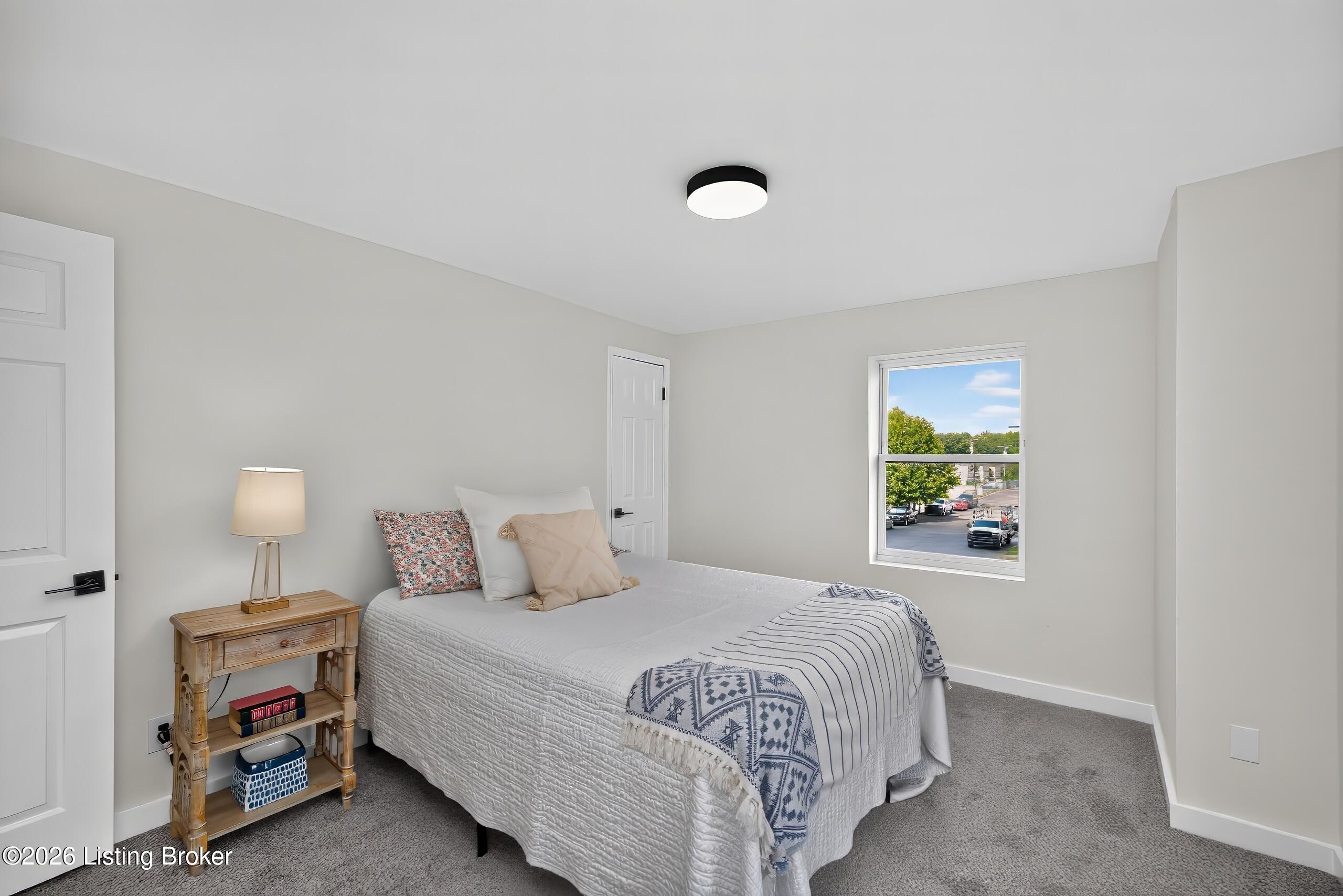 1204 N Broadway Property Photo 20