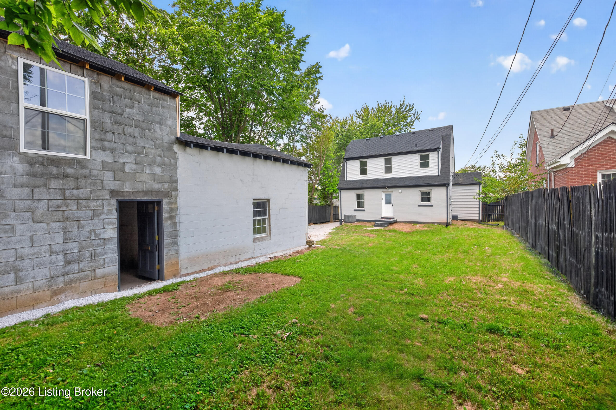 1204 N Broadway Property Photo 32