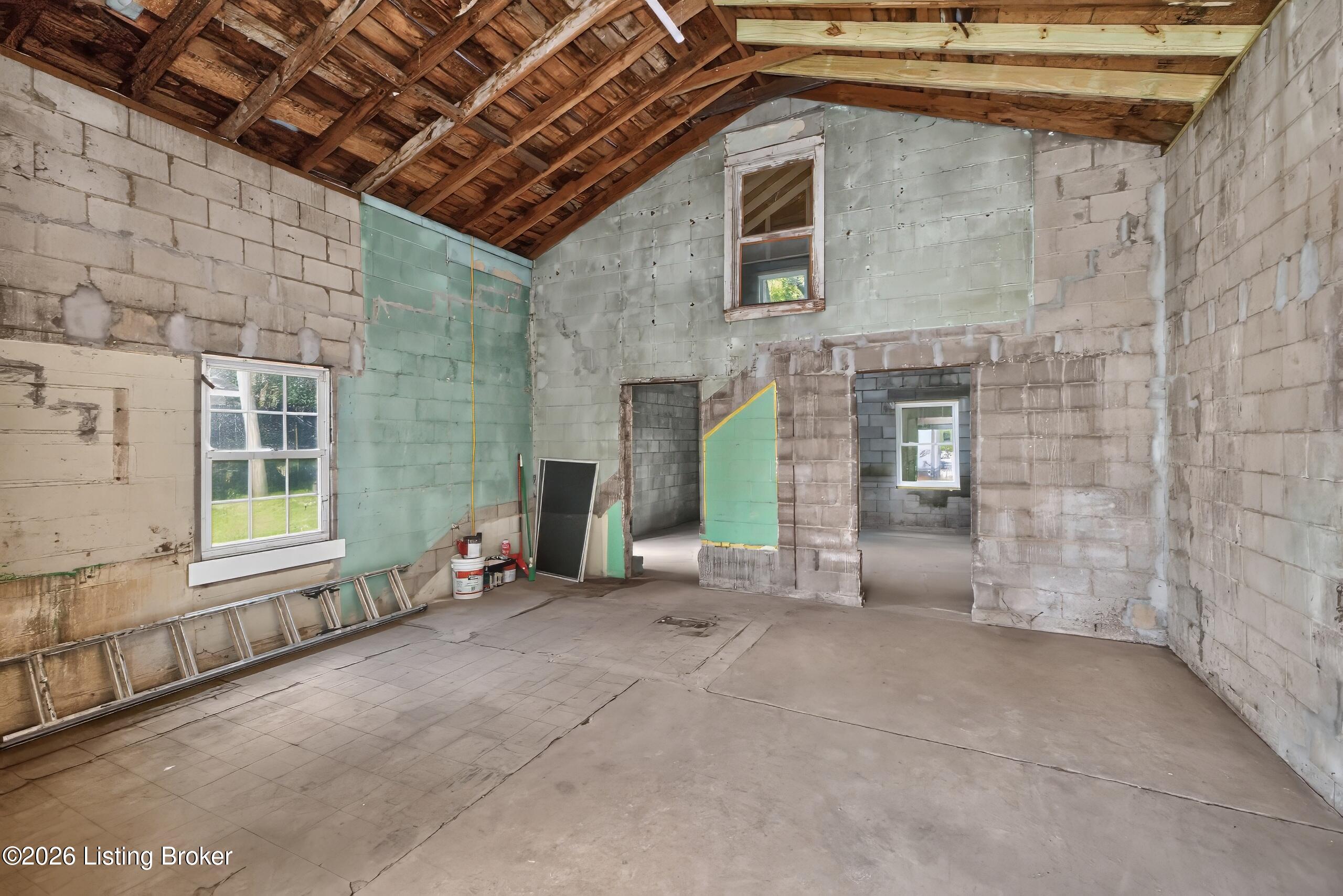 1204 N Broadway Property Photo 33