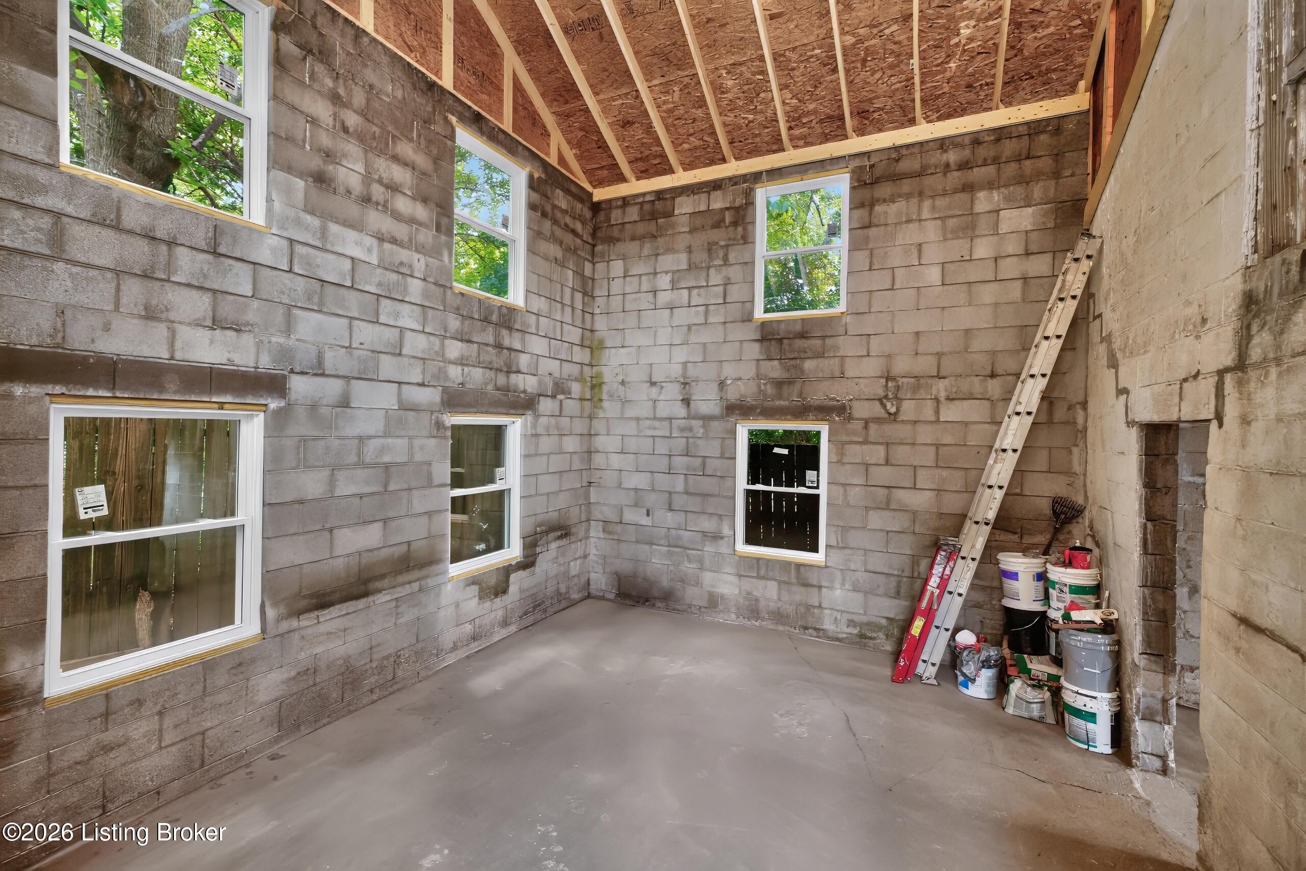 1204 N Broadway Property Photo 35