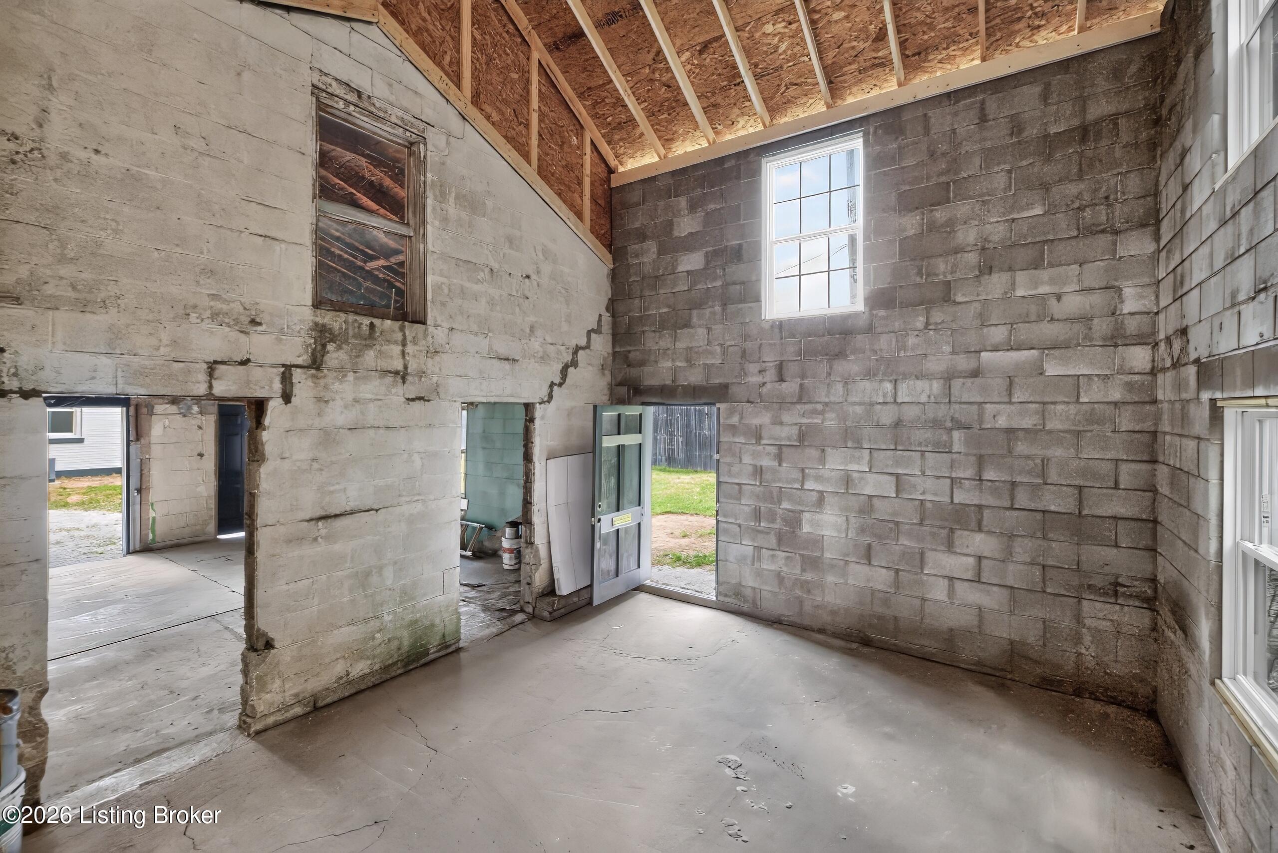 1204 N Broadway Property Photo 36