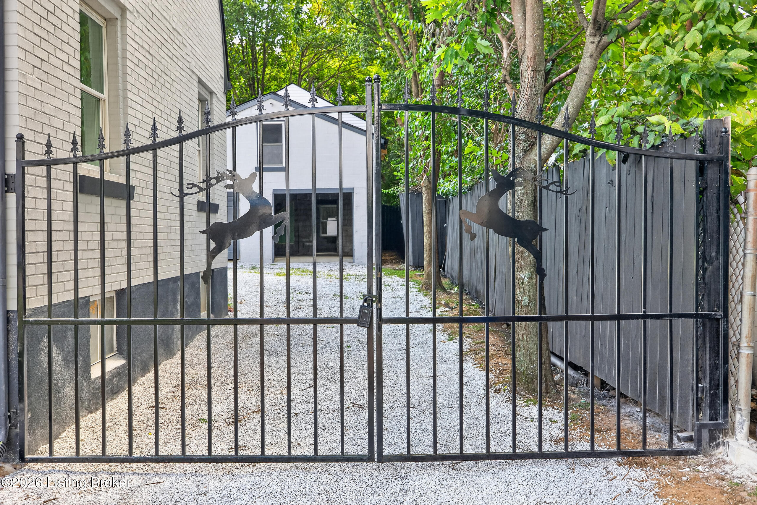 1204 N Broadway Property Photo 38