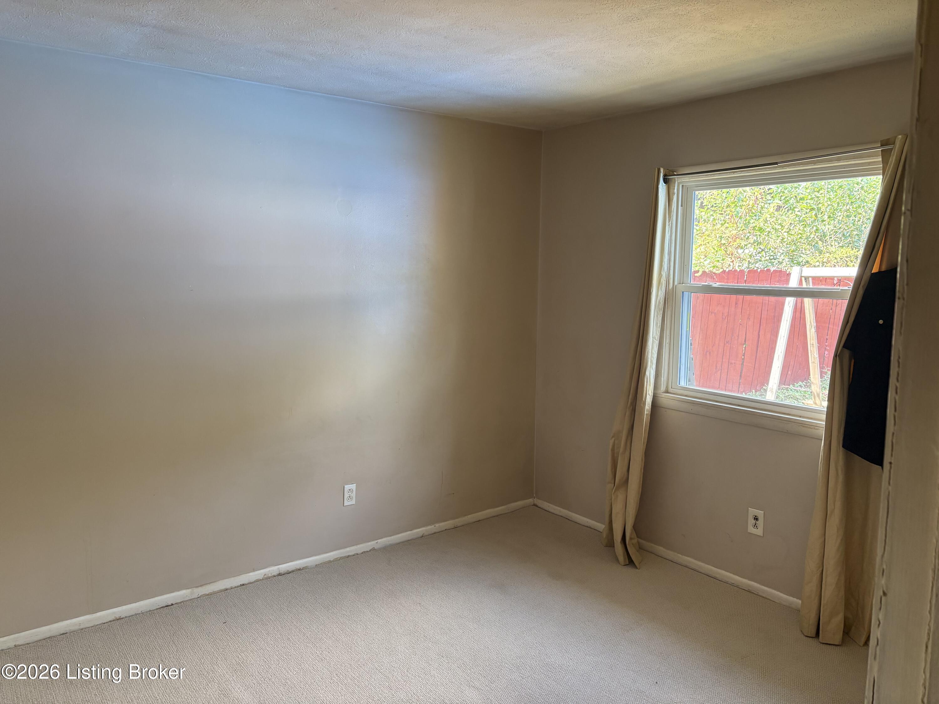 7502 Hallmark Dr Property Photo 25