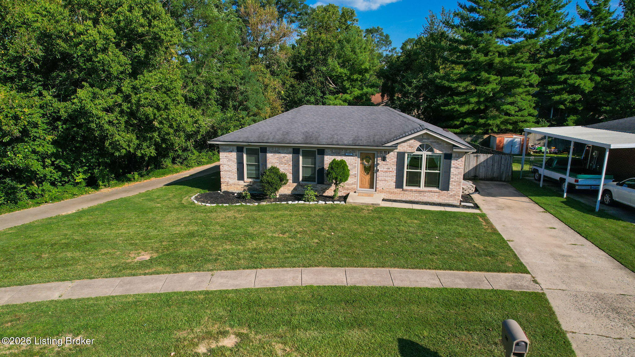 505 Oak Leaf Dr Property Photo 6