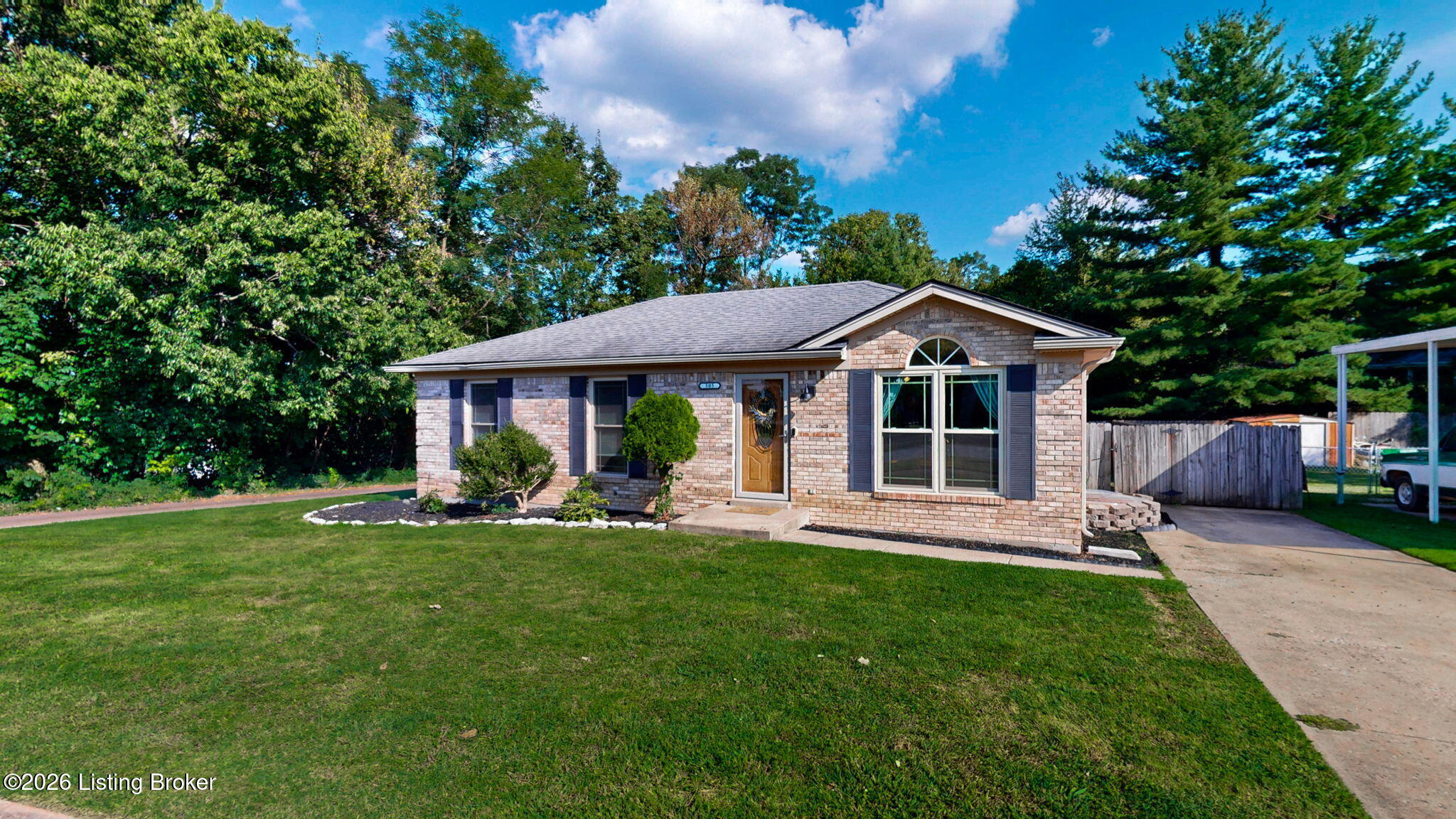 505 Oak Leaf Dr Property Photo 8