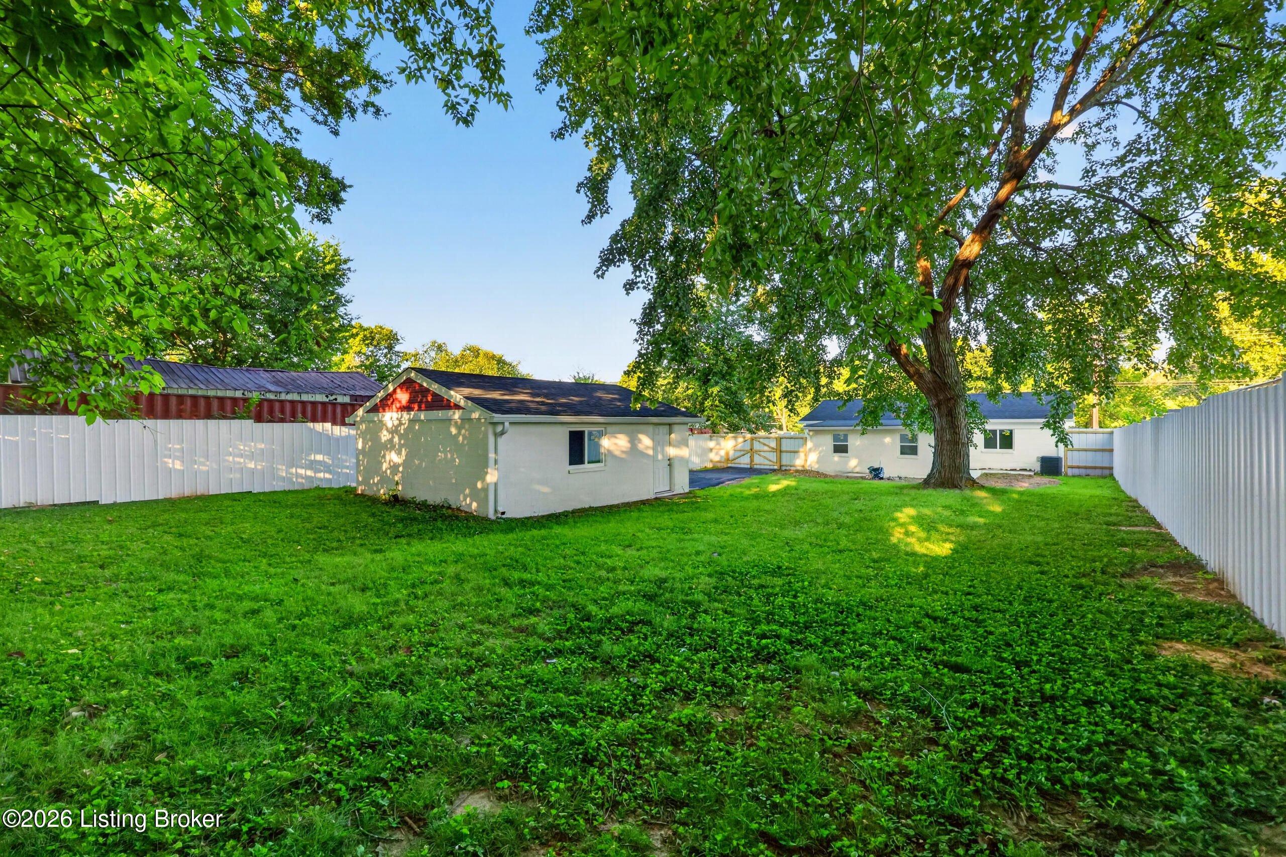 9817 Saturn Dr Property Photo 45