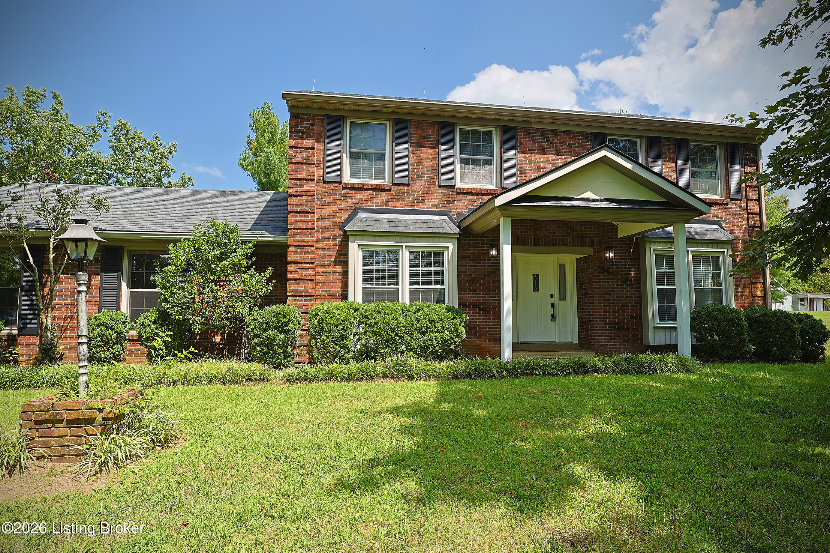 225 Donna Ave Property Photo 1